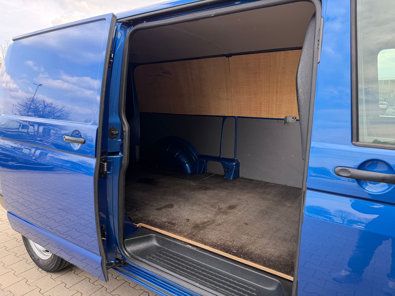 Volkswagen T6.1 Transporter lang*3 Sitze*Klima*AHK*1. Hand* foto 16