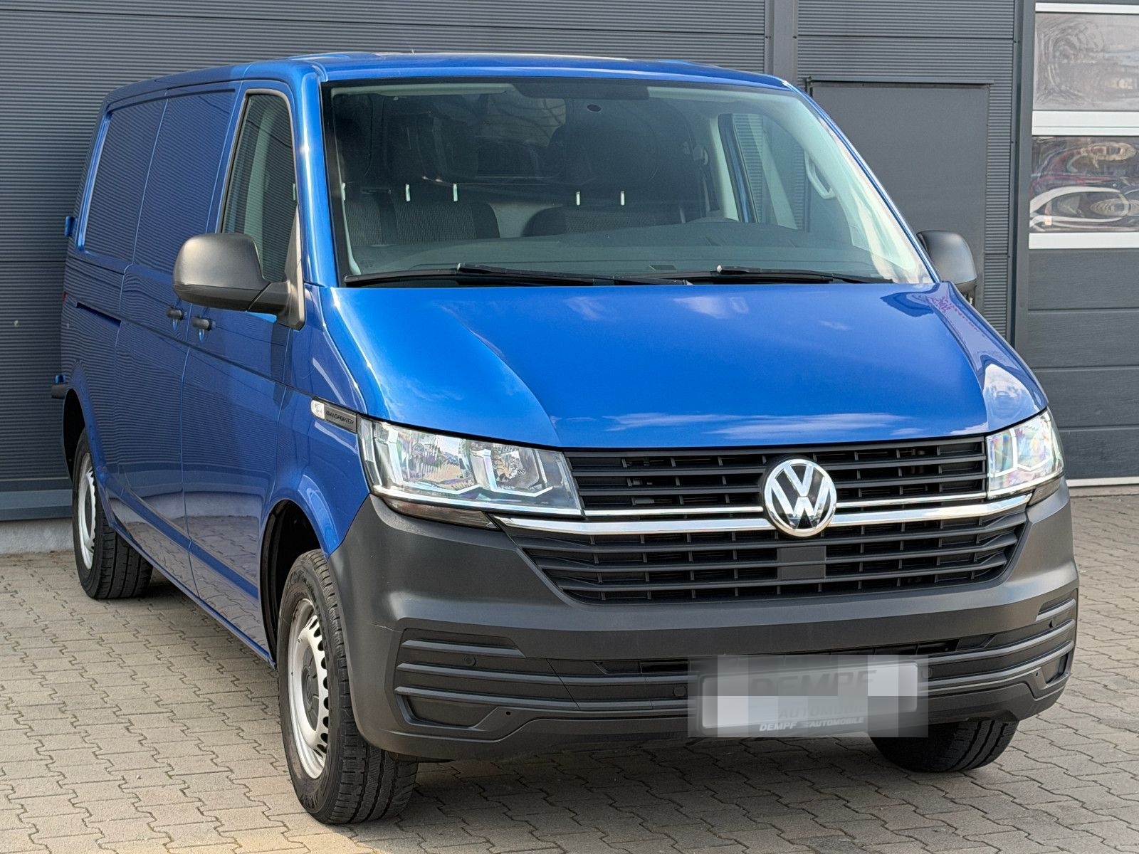 Volkswagen T6.1 Transporter lang*3 Sitze*Klima*AHK*1. Hand* foto 4