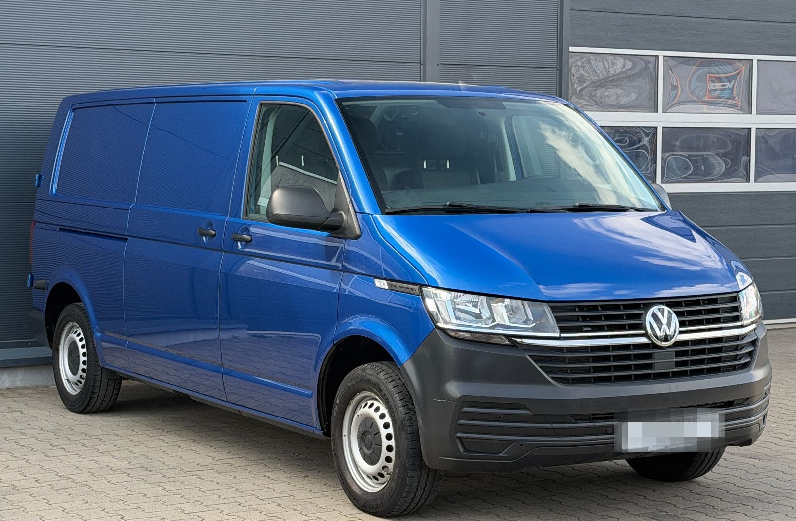 Volkswagen T6.1 Transporter lang*3 Sitze*Klima*AHK*1. Hand* foto 5