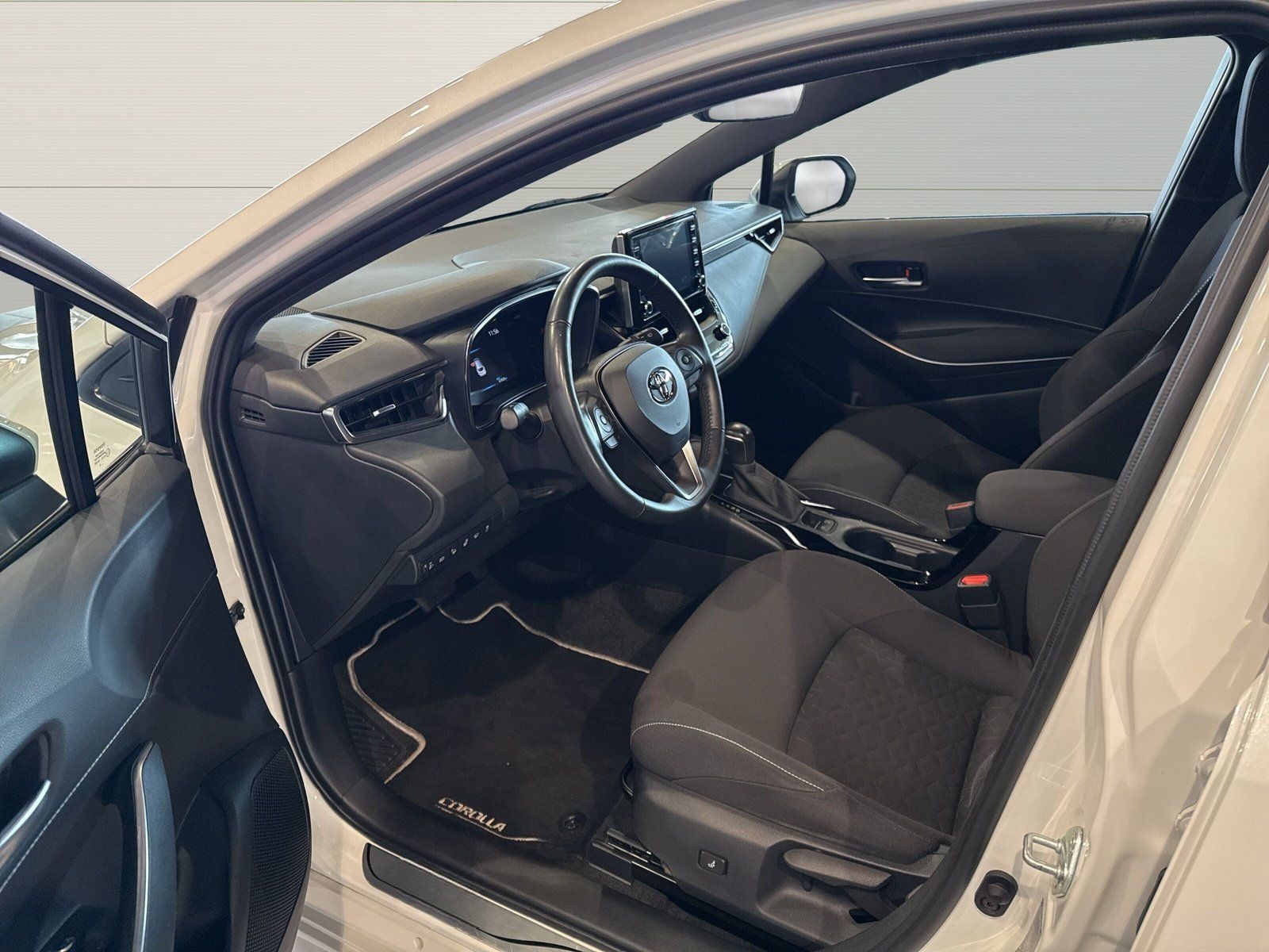 Toyota Corolla TS 2.0 Hybrid Club Kam+LED+ACC+PDC foto 8