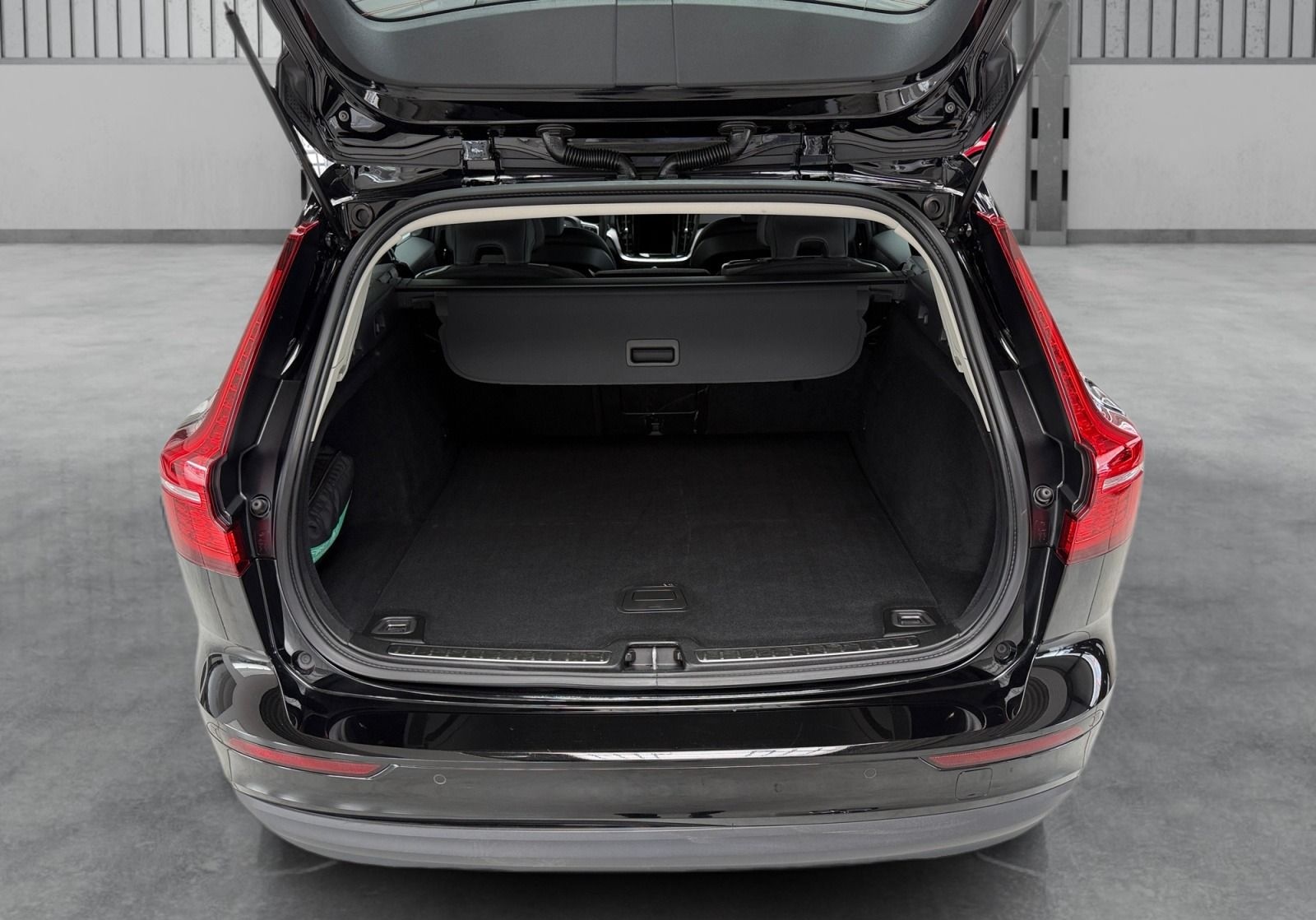 Volvo V60 ESSENTIAL AUTOMATIK+KLIMA+KAMERA+AHK+ALU+TOP foto 15