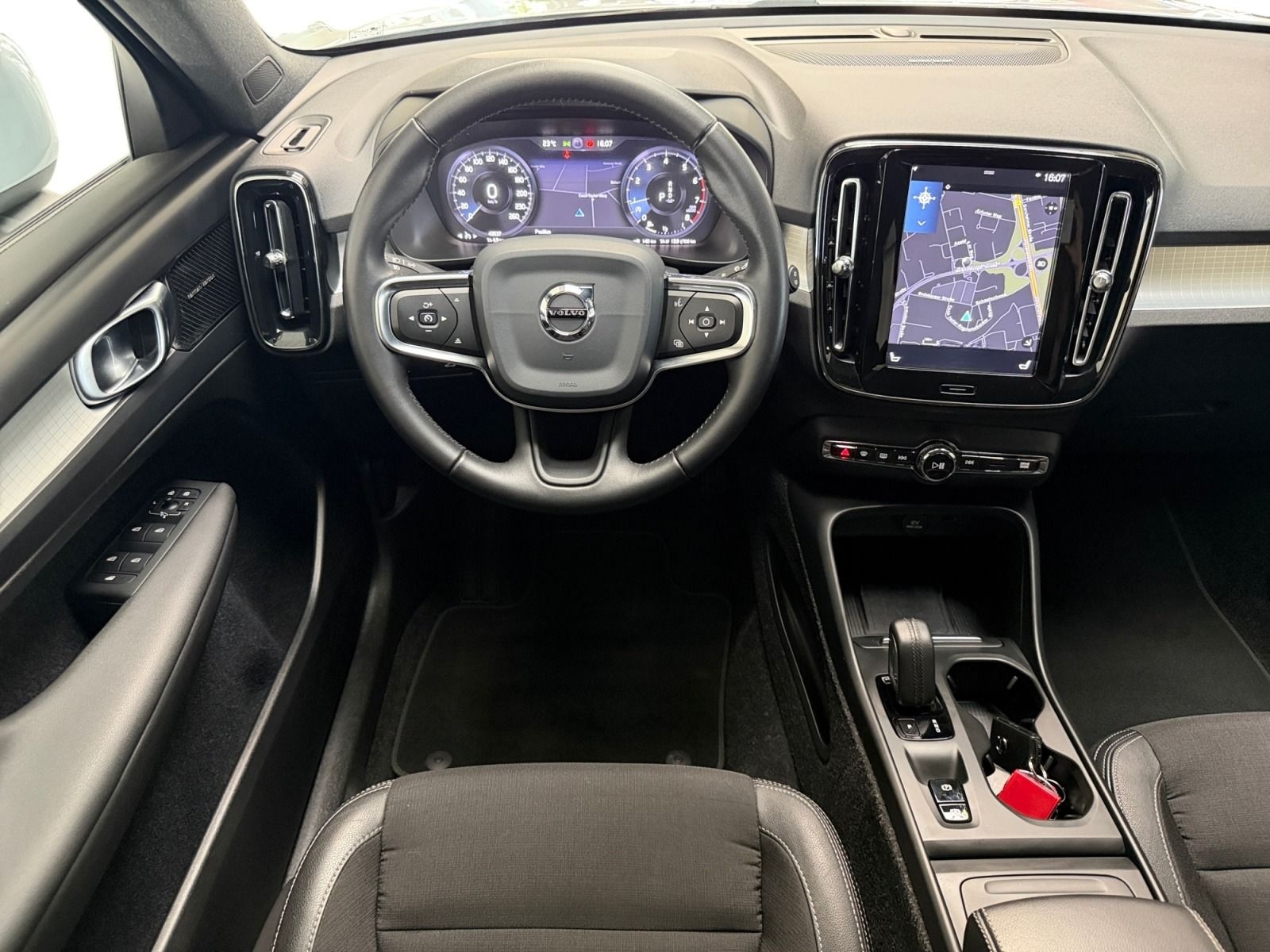 Volvo XC40 MOMENTUM AUTOMAT+NAVI+LED+KAMERA+HARMAN+TÜV foto 5