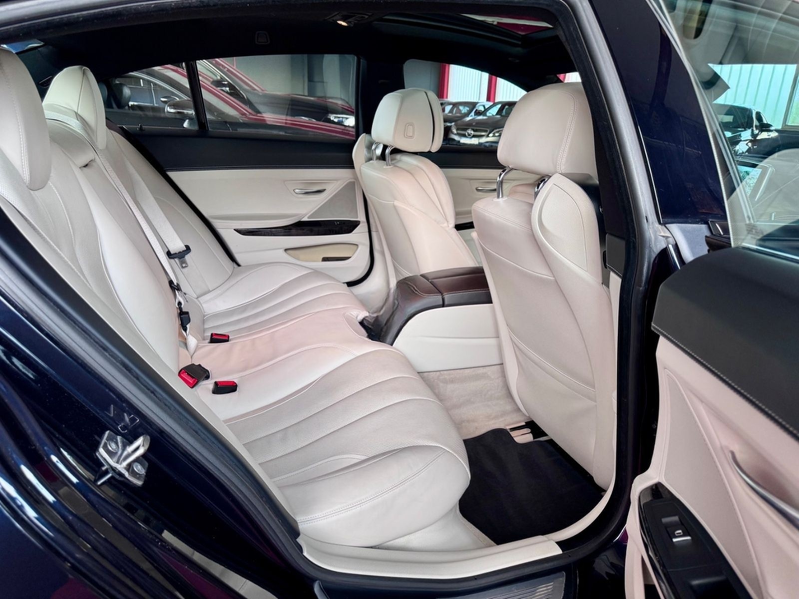 BMW 640d GranCoupé M Paket Pano LED ACC Komfortsitz foto 31