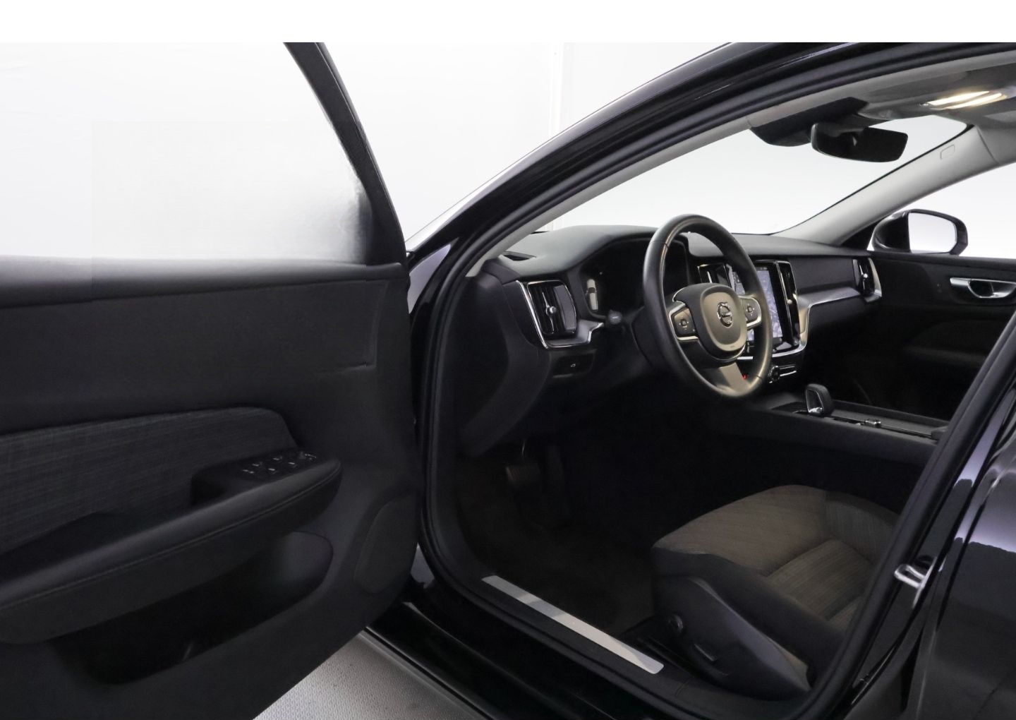 Volvo V60 B3 Geartronic Core+LED+NAVI+KAMERA+TEMPO foto 14