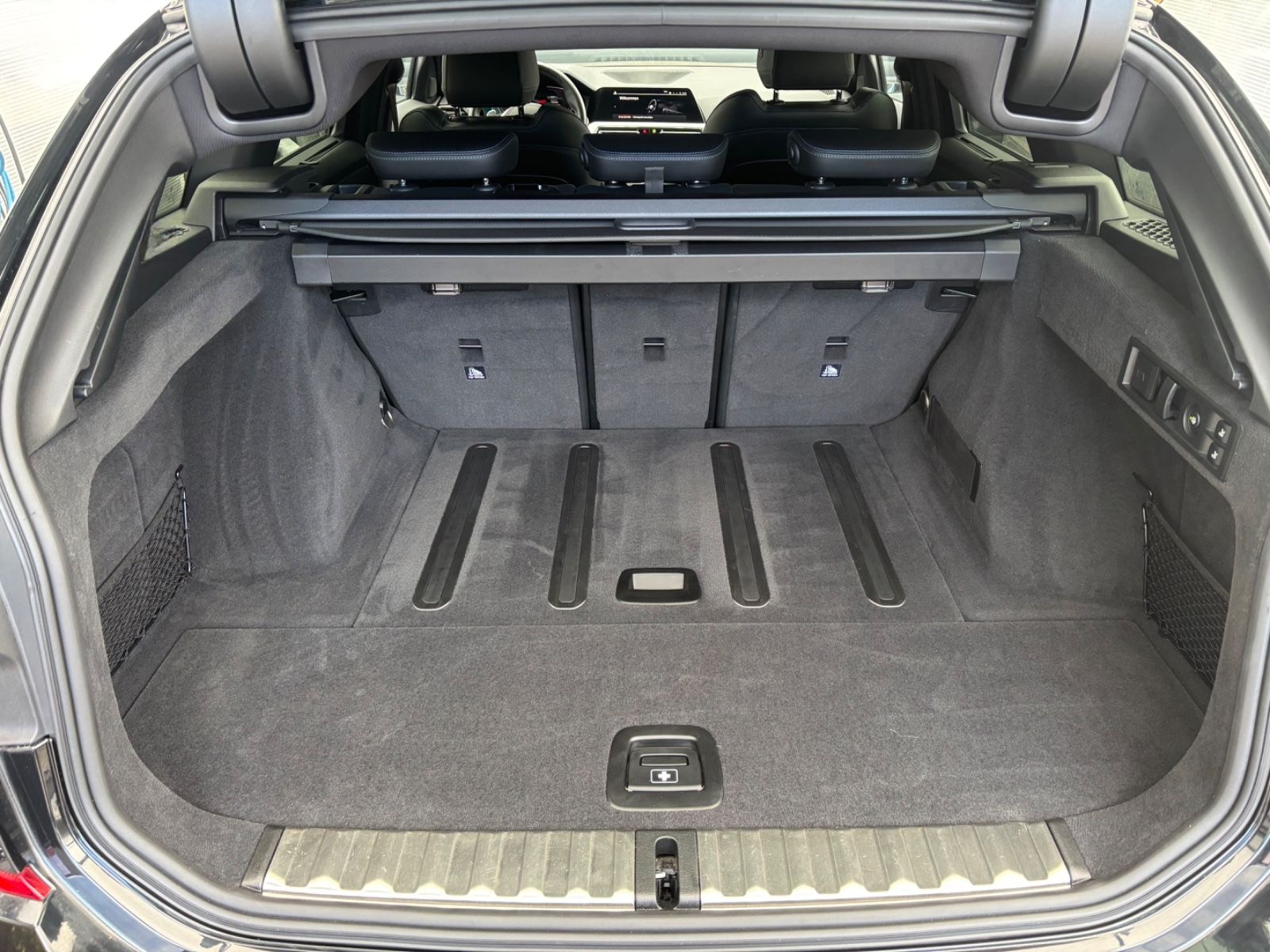 BMW 320 M Paket Leder LivePR Hifi PANO HUD Laser 19 foto 18