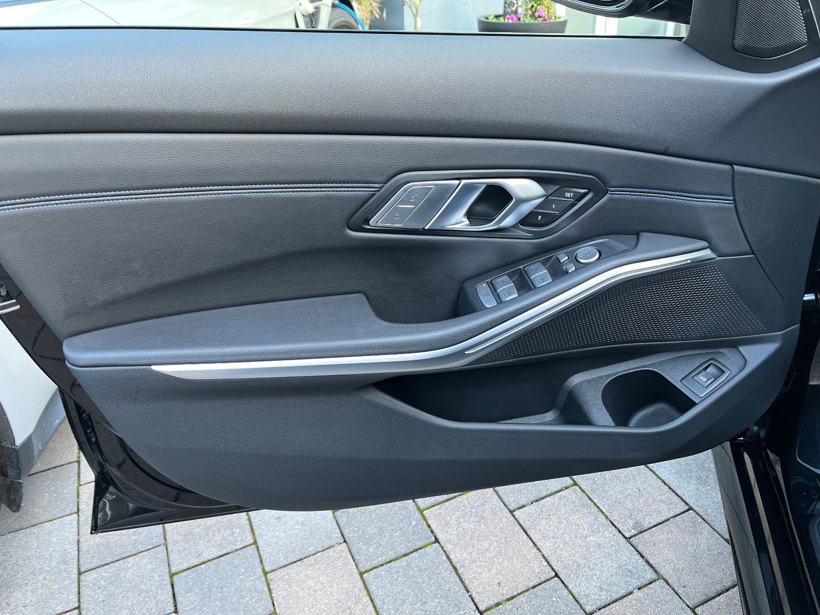 BMW 320 M Paket Leder LivePR Hifi PANO HUD Laser 19 foto 19