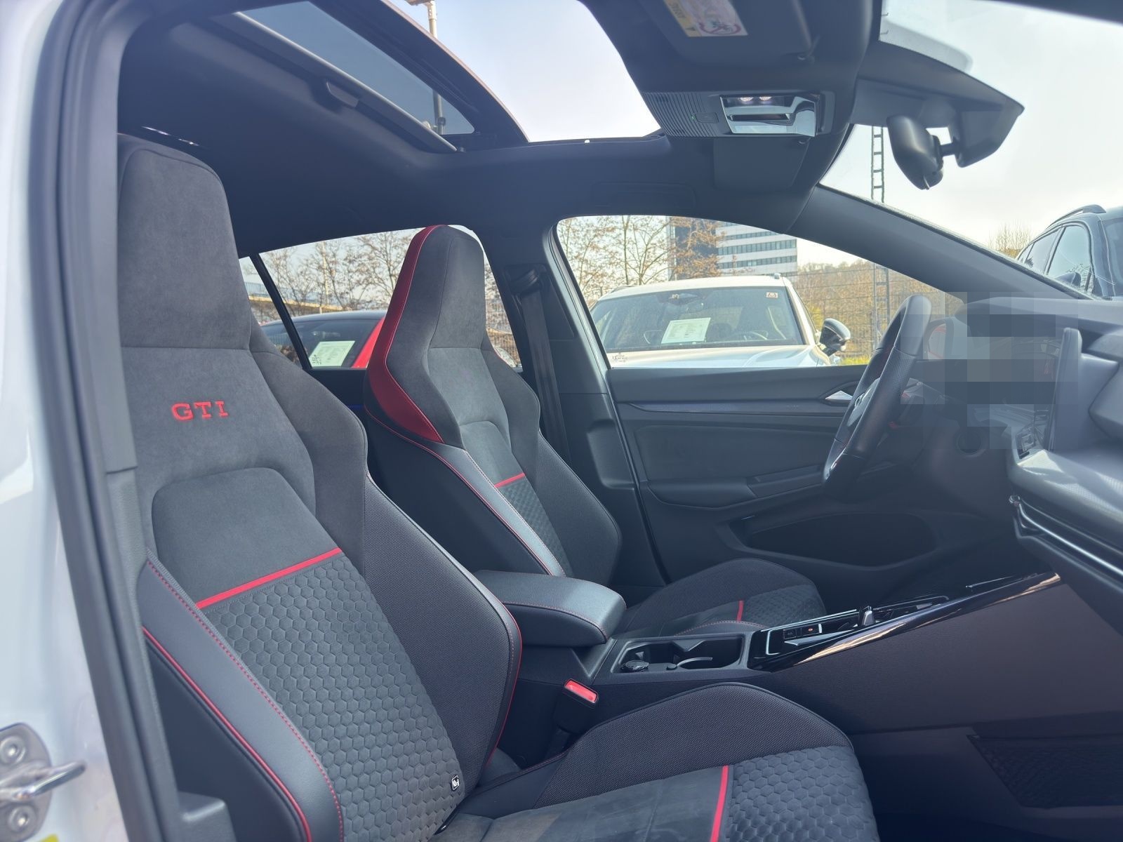 Volkswagen Golf VIII GTI CLUBSPORT 2.0 TSI DSG LED PLUS PAN foto 23
