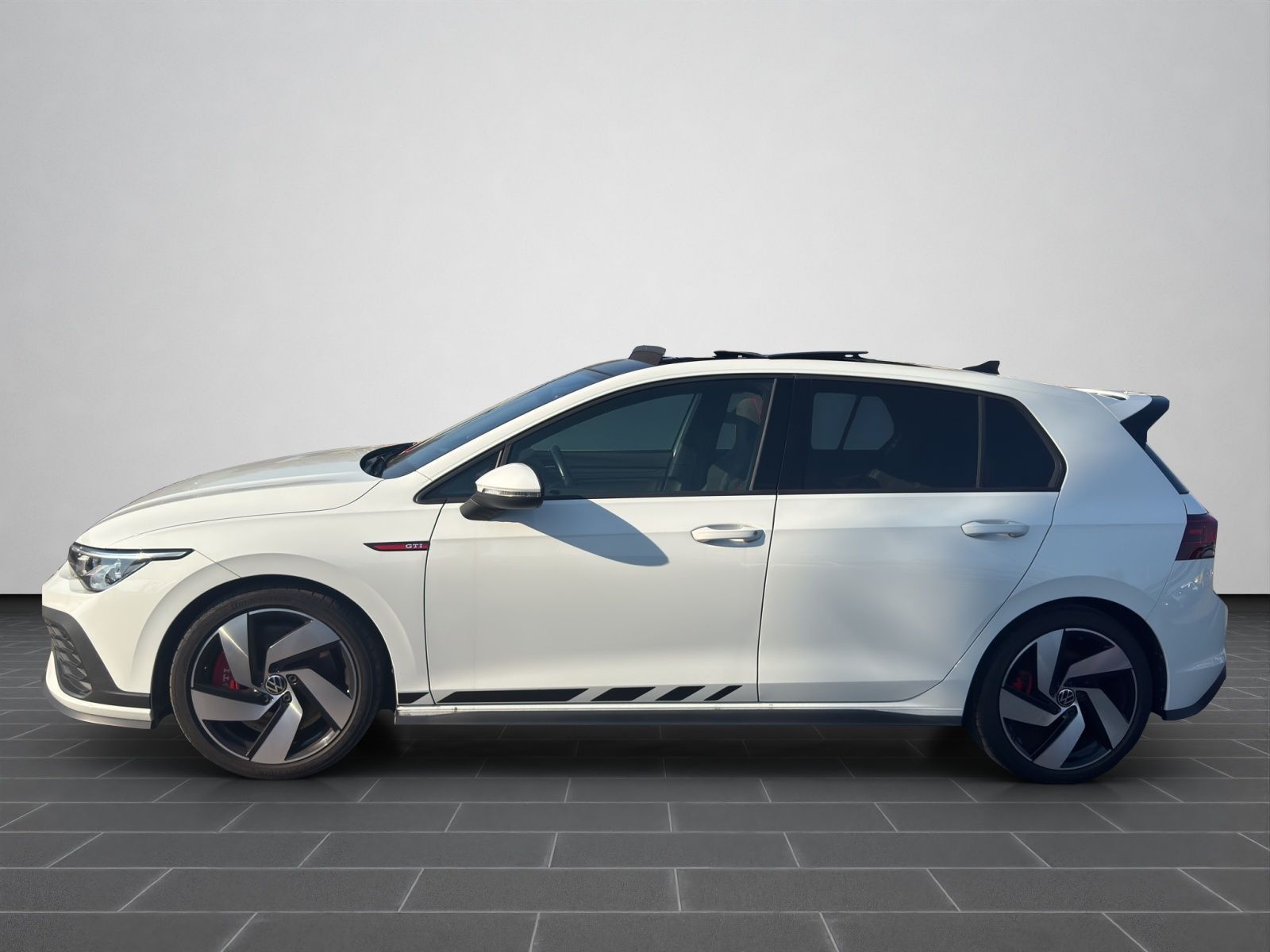 Volkswagen Golf VIII GTI CLUBSPORT 2.0 TSI DSG LED PLUS PAN foto 8