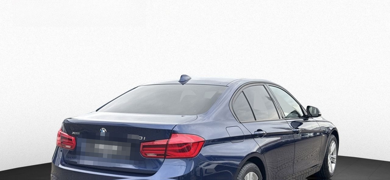 BMW 320i xDrive Sport Line Navi AdapLED AHK RFK Temp foto 5