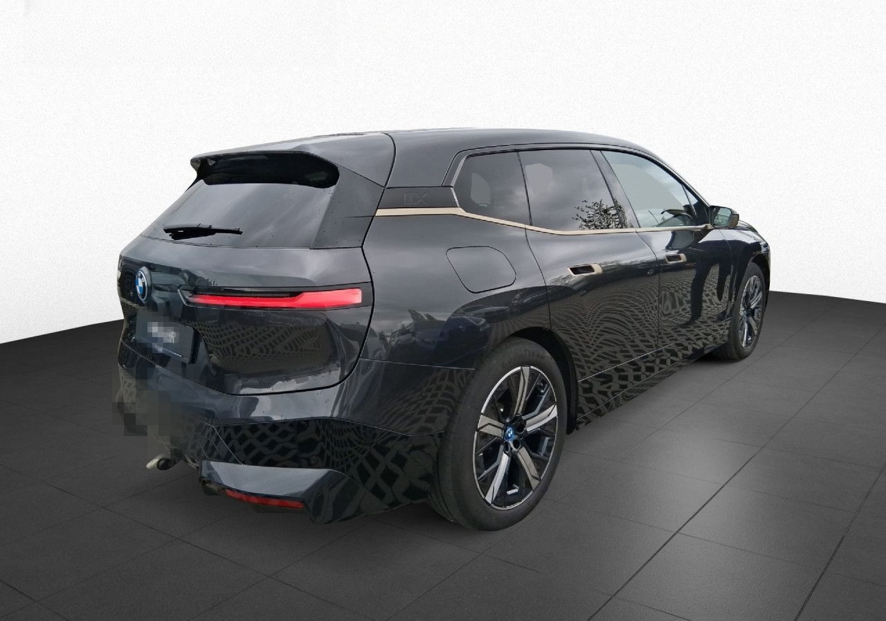 BMW iX xDrive40 Sportpaket ACC 360° H/K SkyL SoftCl foto 6