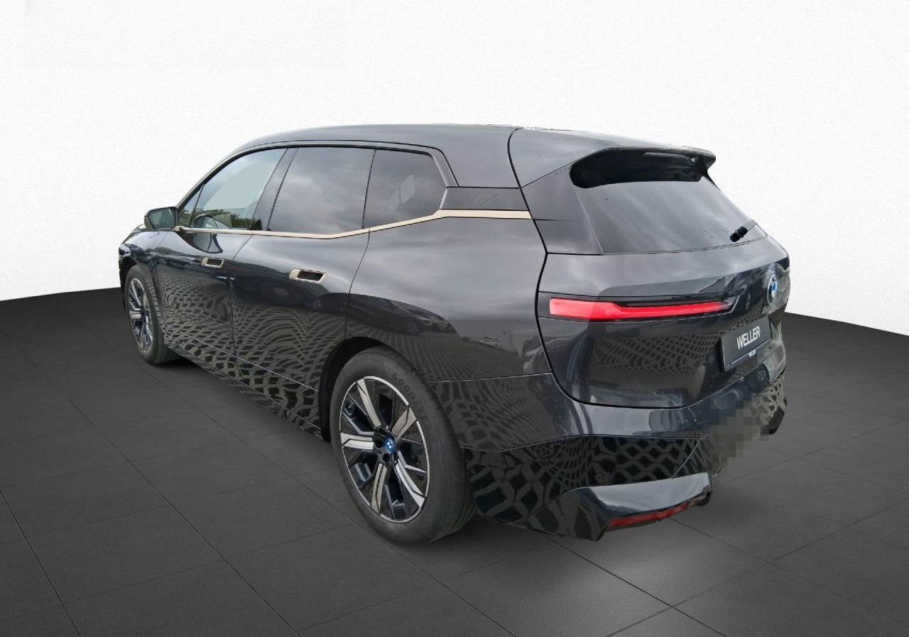 BMW iX xDrive40 Sportpaket ACC 360° H/K SkyL SoftCl foto 9