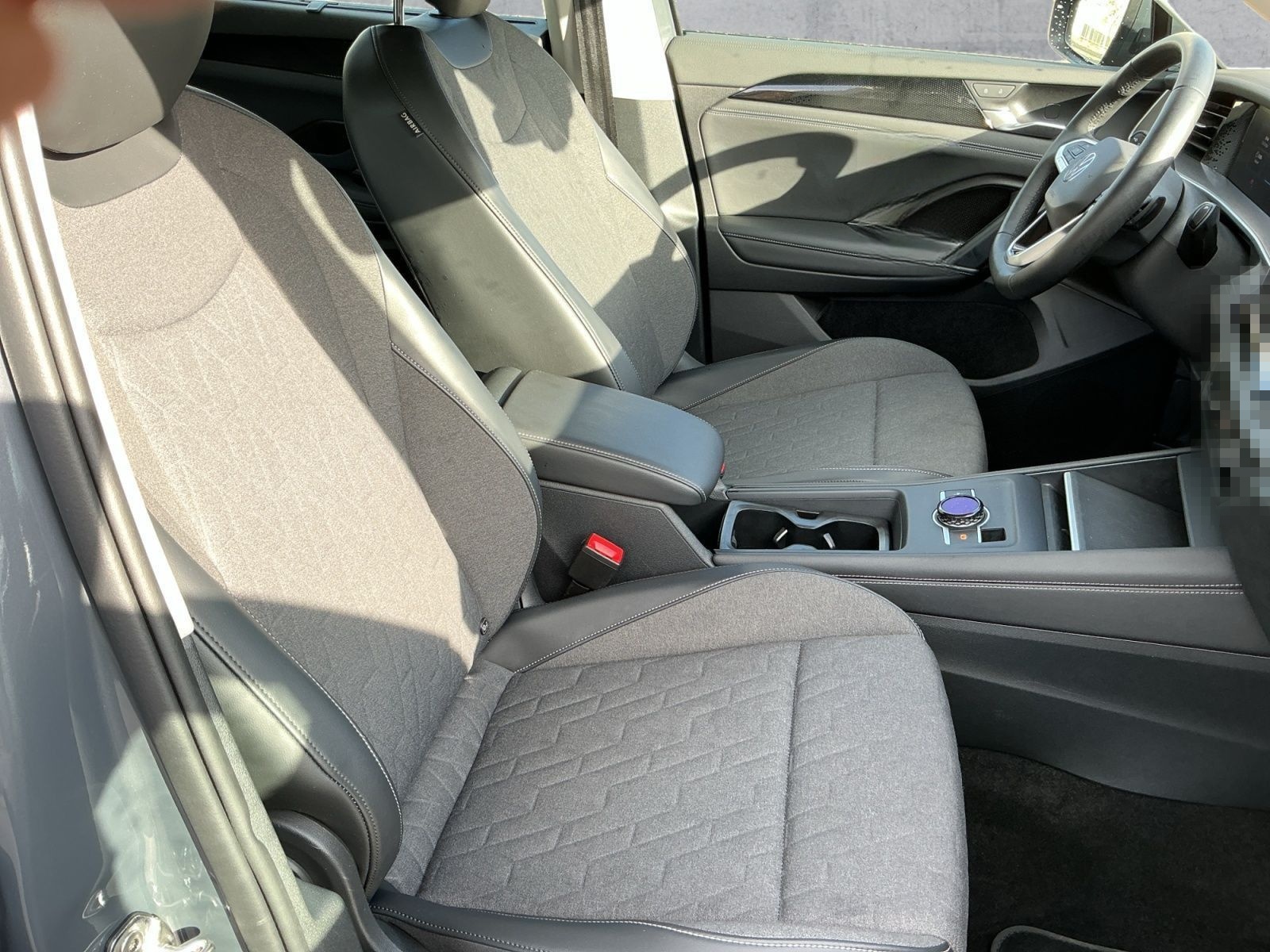 Volkswagen Tayron 2.0 TDI 4M LIFE HD-MATRIX+NAVI+AHK+DCC+7S foto 13