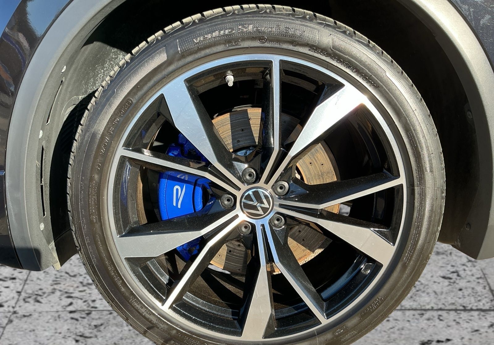 Volkswagen Tiguan R 2.0 TSI 4M LEDER+MATRIX+AHK+AKRAPOVIC foto 8