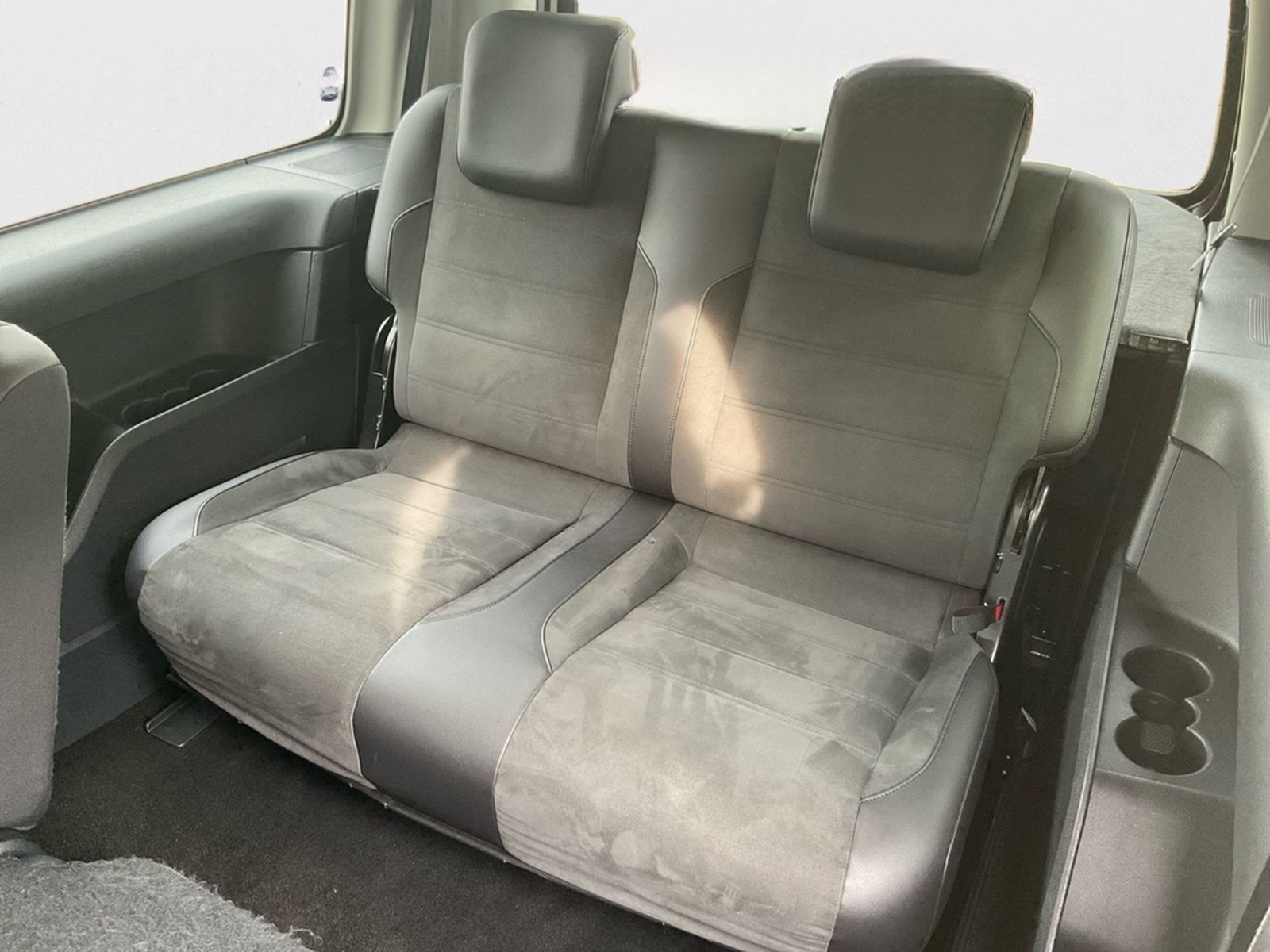 Volkswagen Caddy Maxi 1.4 Highline Navi Kamera 7-Sitzer ACC foto 17