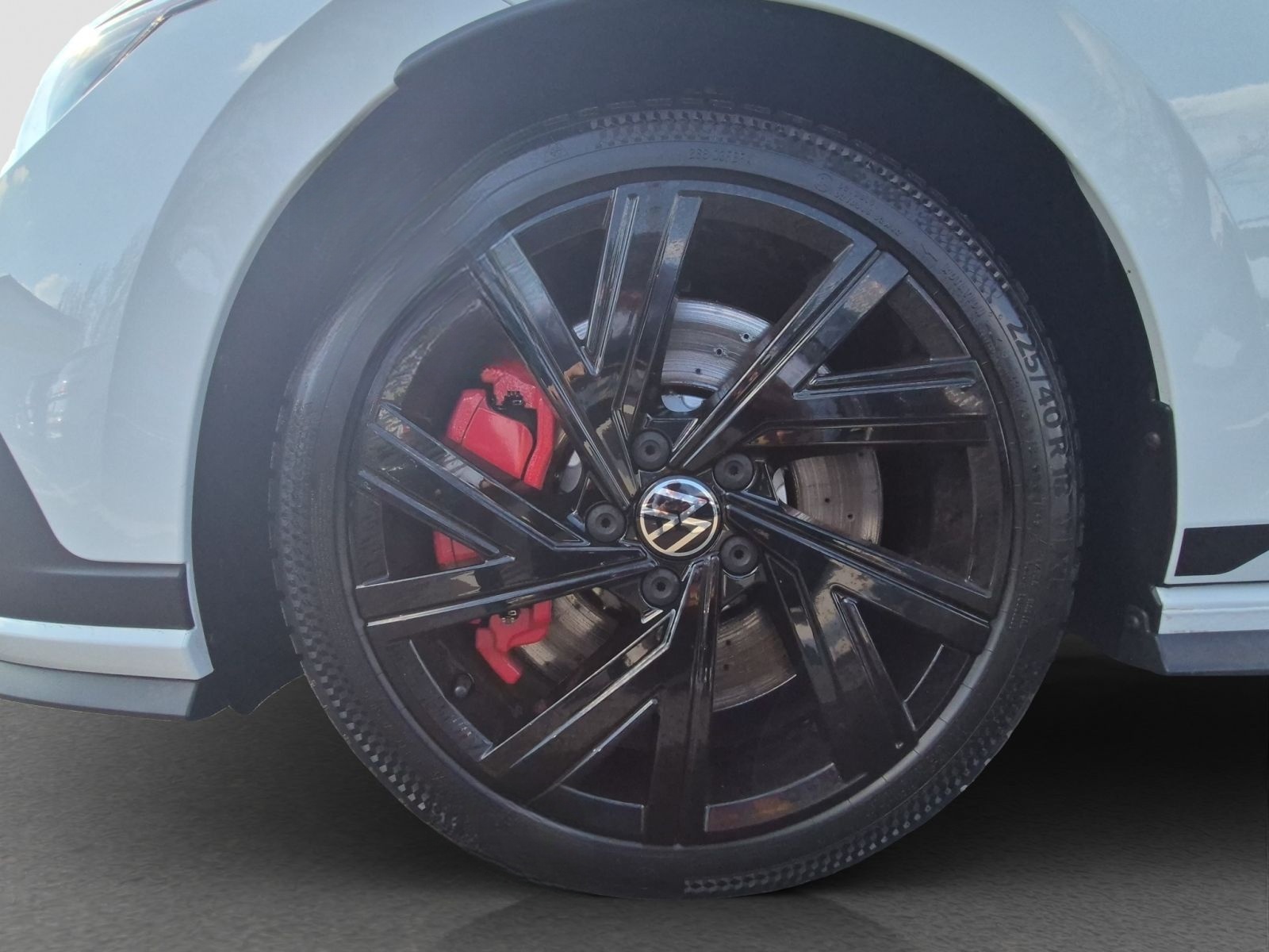 Volkswagen Golf VIII GTI Clubsport Matrix Navi Rear View DC foto 4