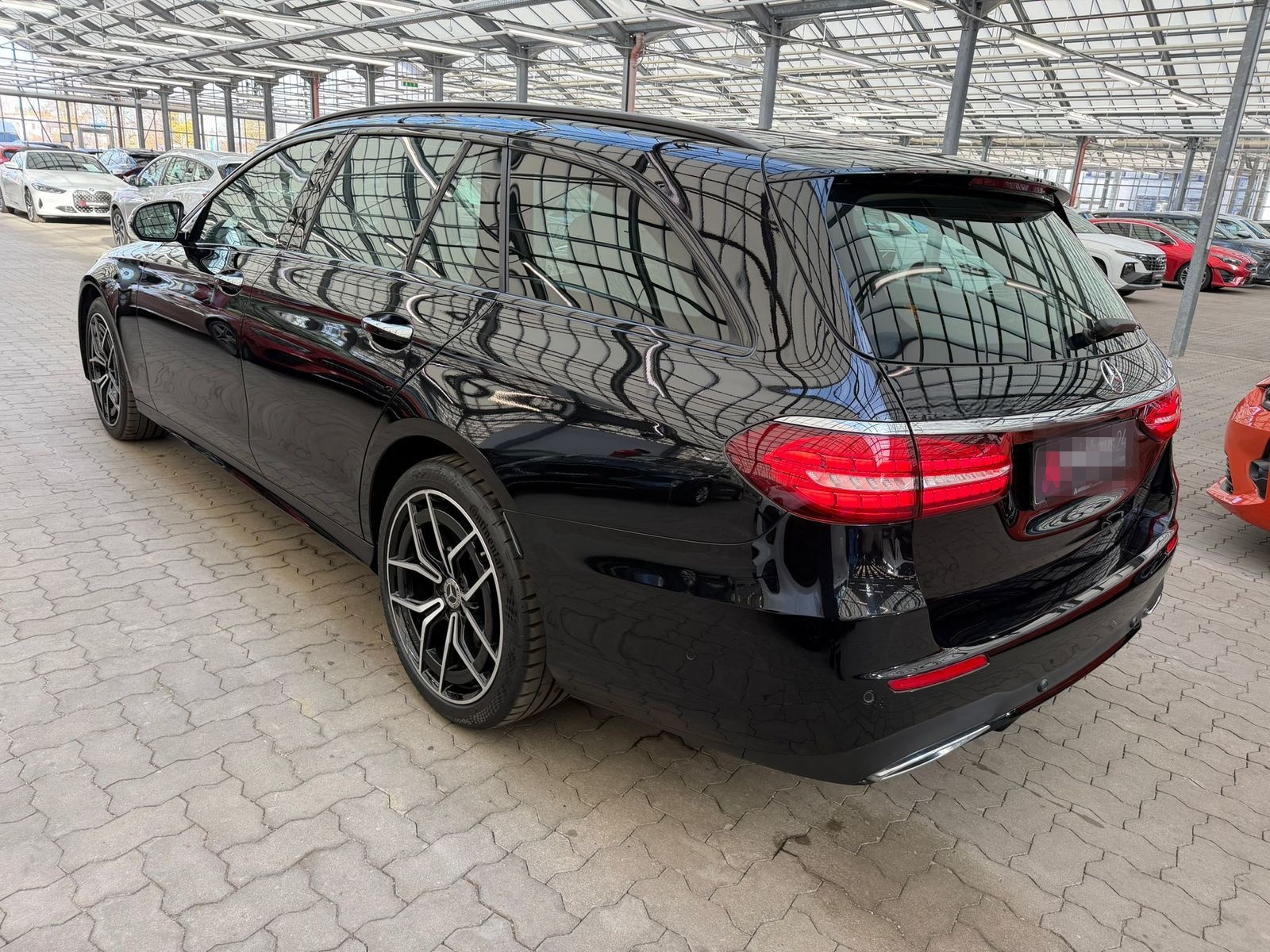 Mercedes-Benz E 400 T d AMG Line 4Matic LED|Burmester|Pano foto 4
