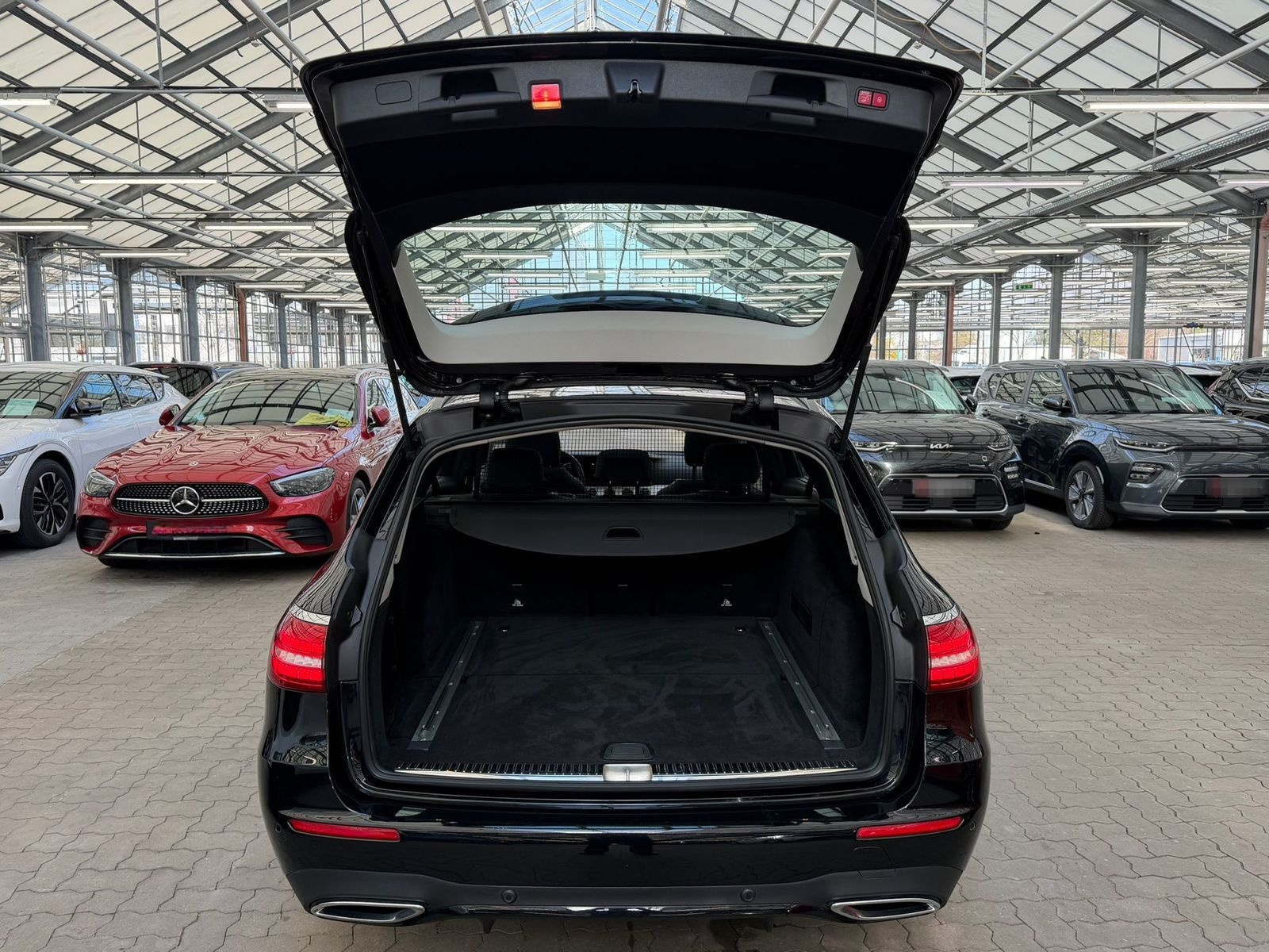 Mercedes-Benz E 400 T d AMG Line 4Matic LED|Burmester|Pano foto 6