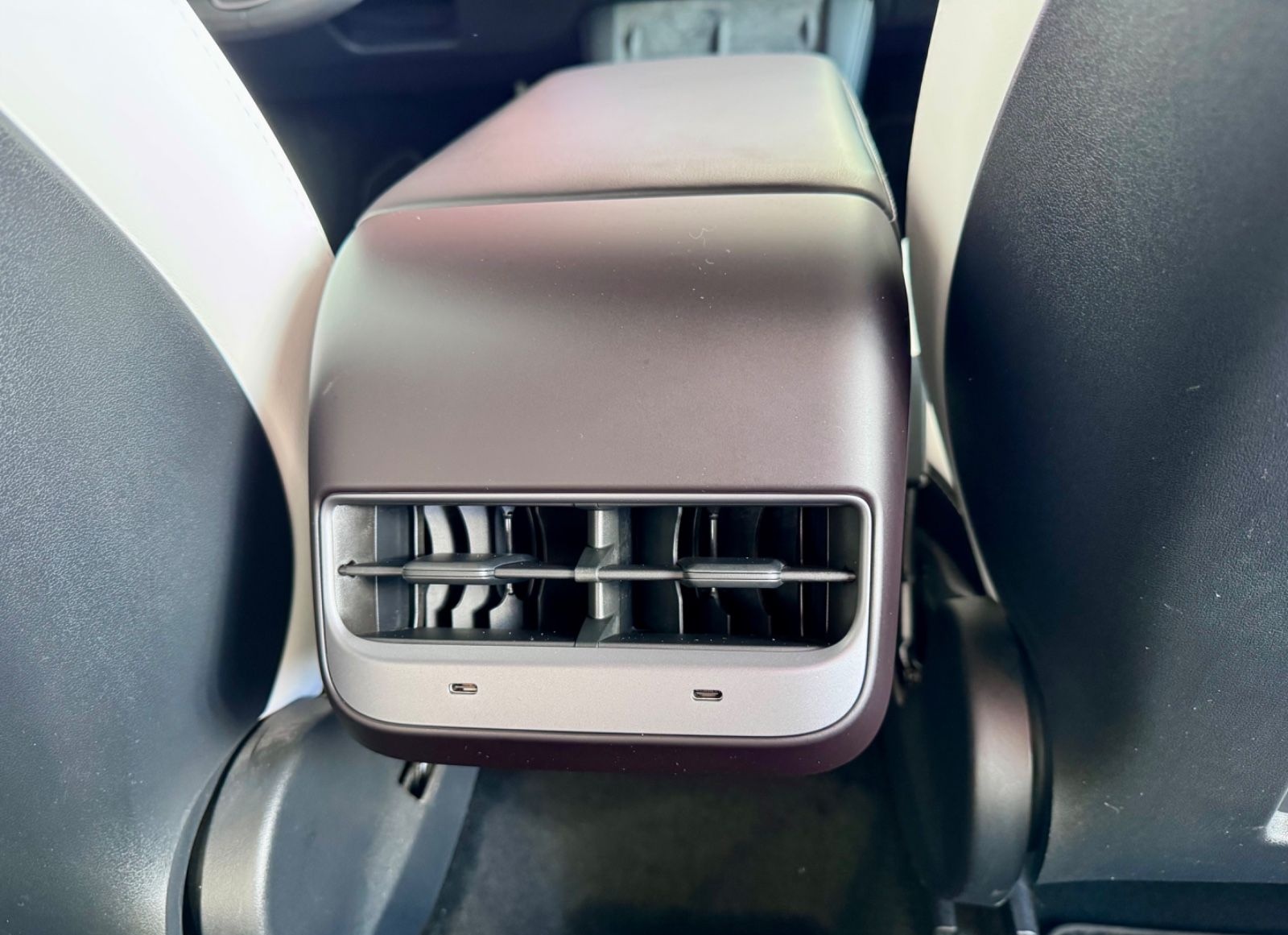 Tesla Model Y Long Range Dual AWD Autopilot 20Zoll MwS foto 24