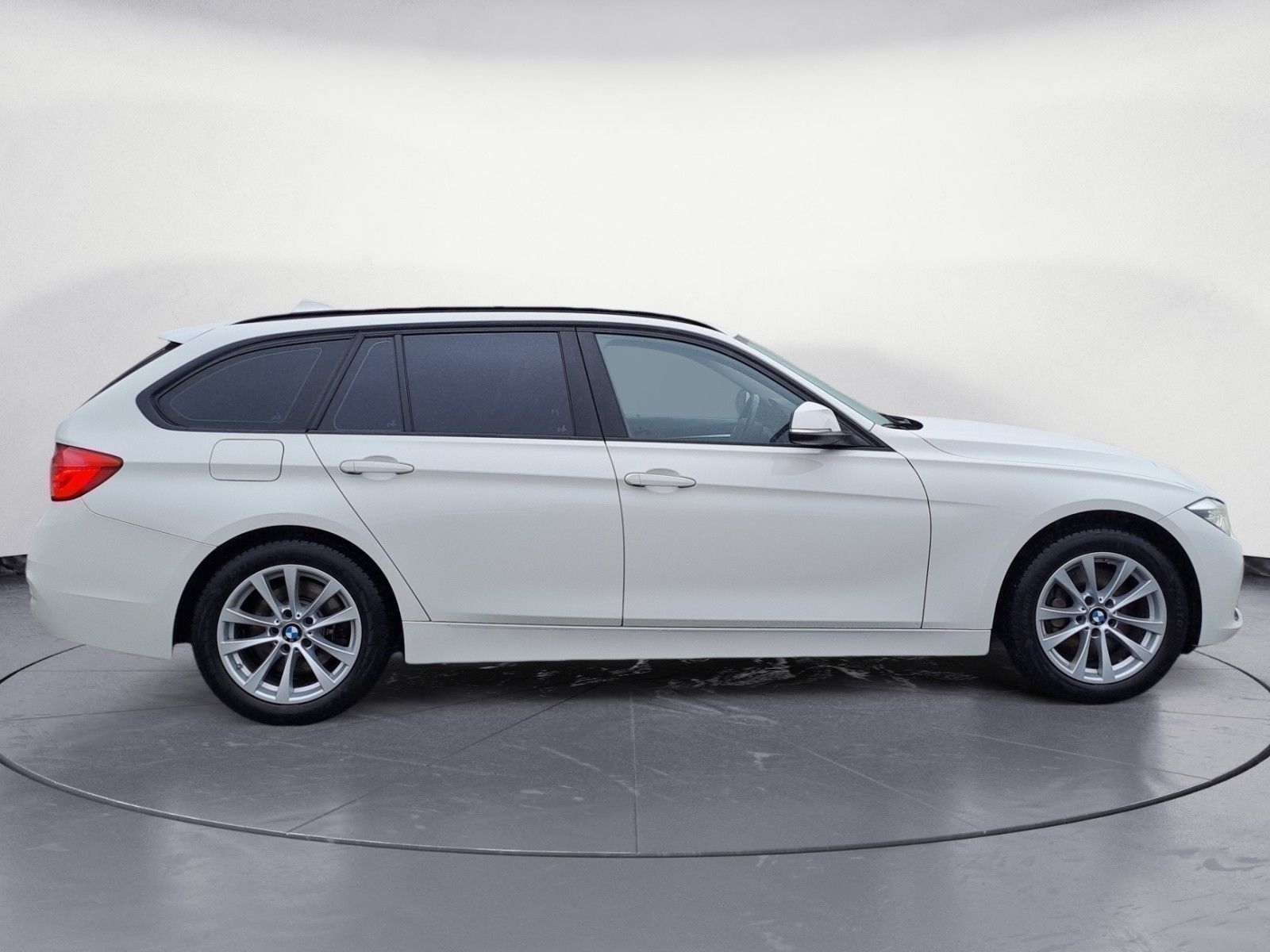 BMW 340i xDrive Touring Sport Line Aut. LED PDC Navi foto 6