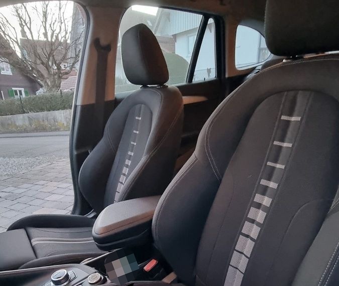 BMW X1 xDrive20i Avantage foto 2
