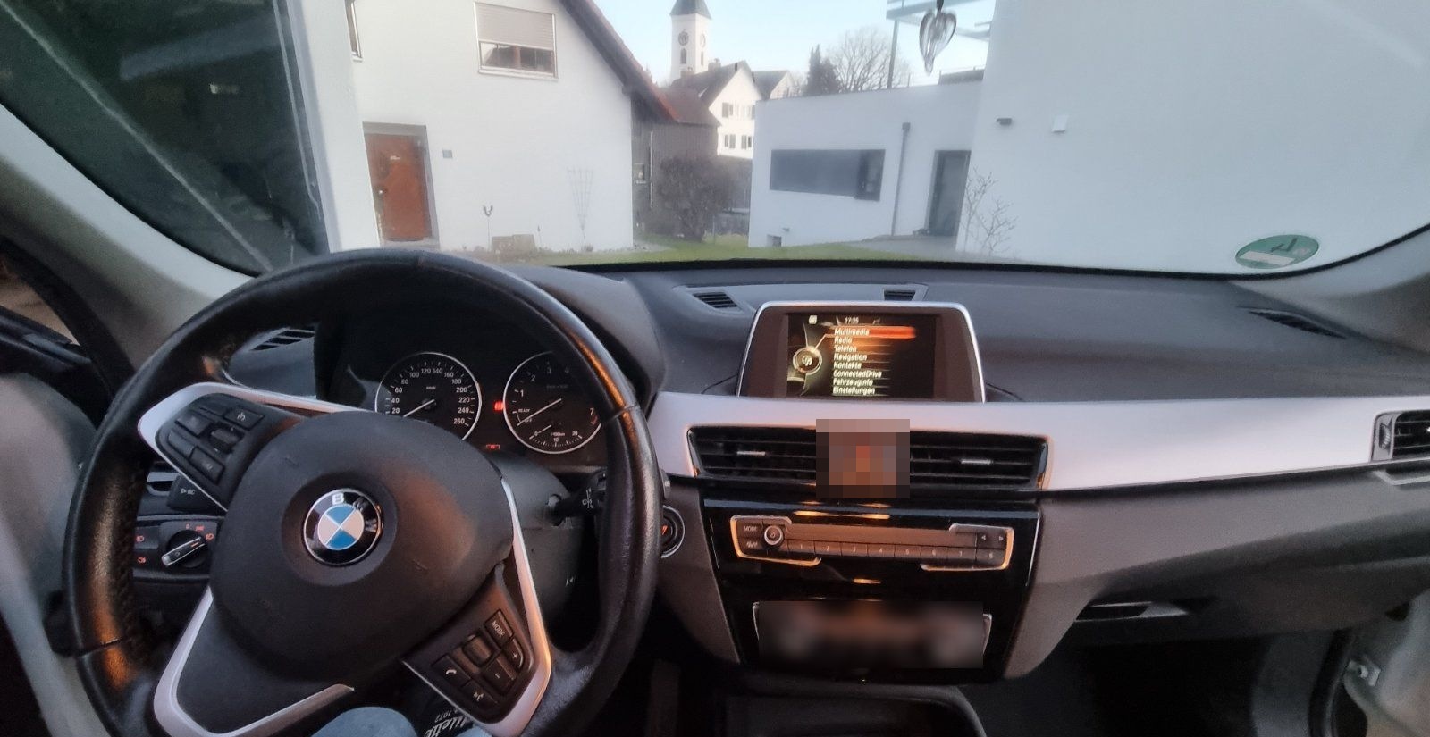 BMW X1 xDrive20i Avantage foto 3