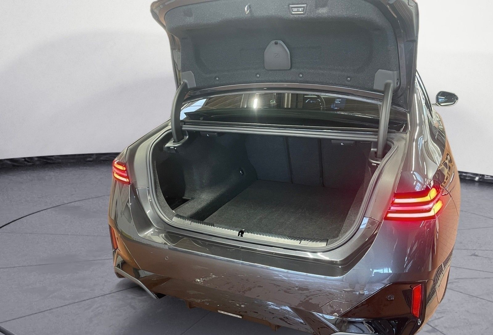 BMW 520d Navi Tempom.aktiv Bluetooth PDC MP3 Schn. foto 15