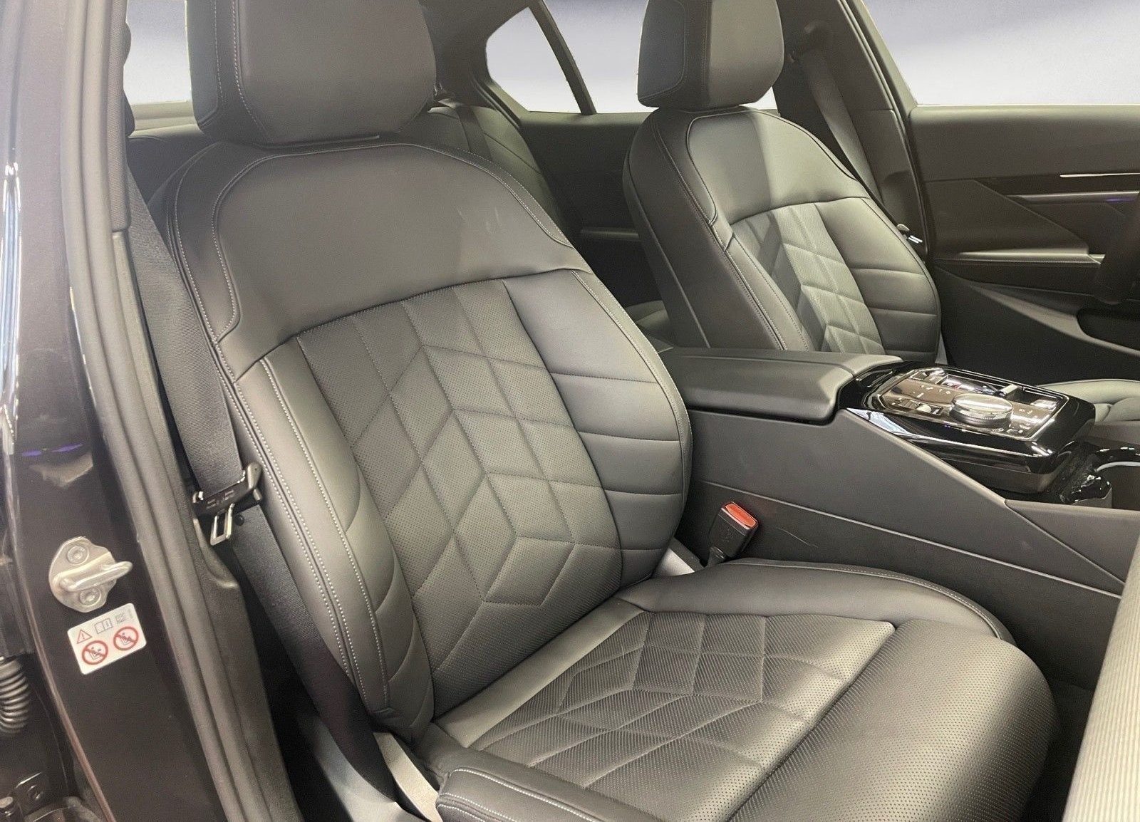BMW 520d Navi Tempom.aktiv Bluetooth PDC MP3 Schn. foto 9