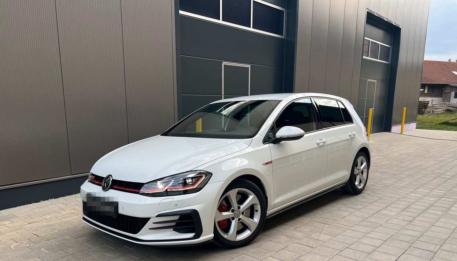 Volkswagen Golf VII Lim. GTI Performance BMT/DSG/Virtual foto 2