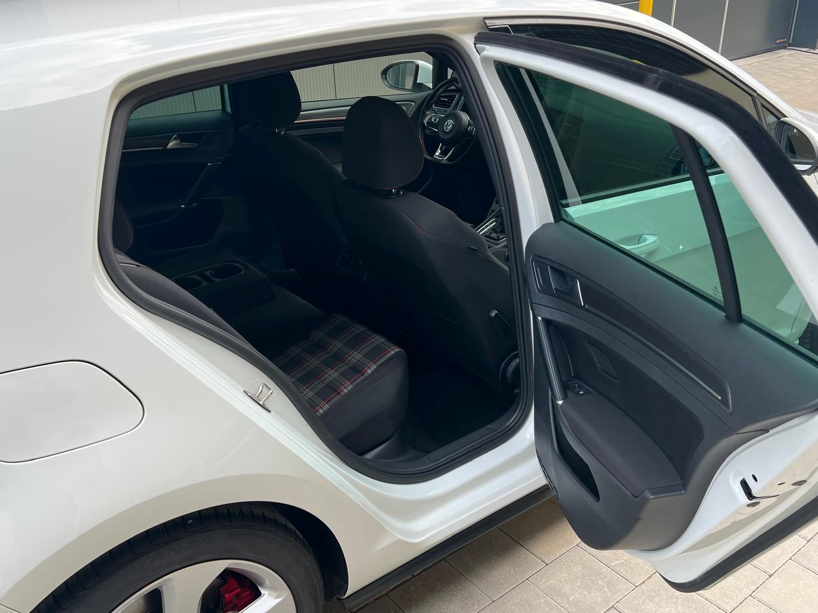 Volkswagen Golf VII Lim. GTI Performance BMT/DSG/Virtual foto 13