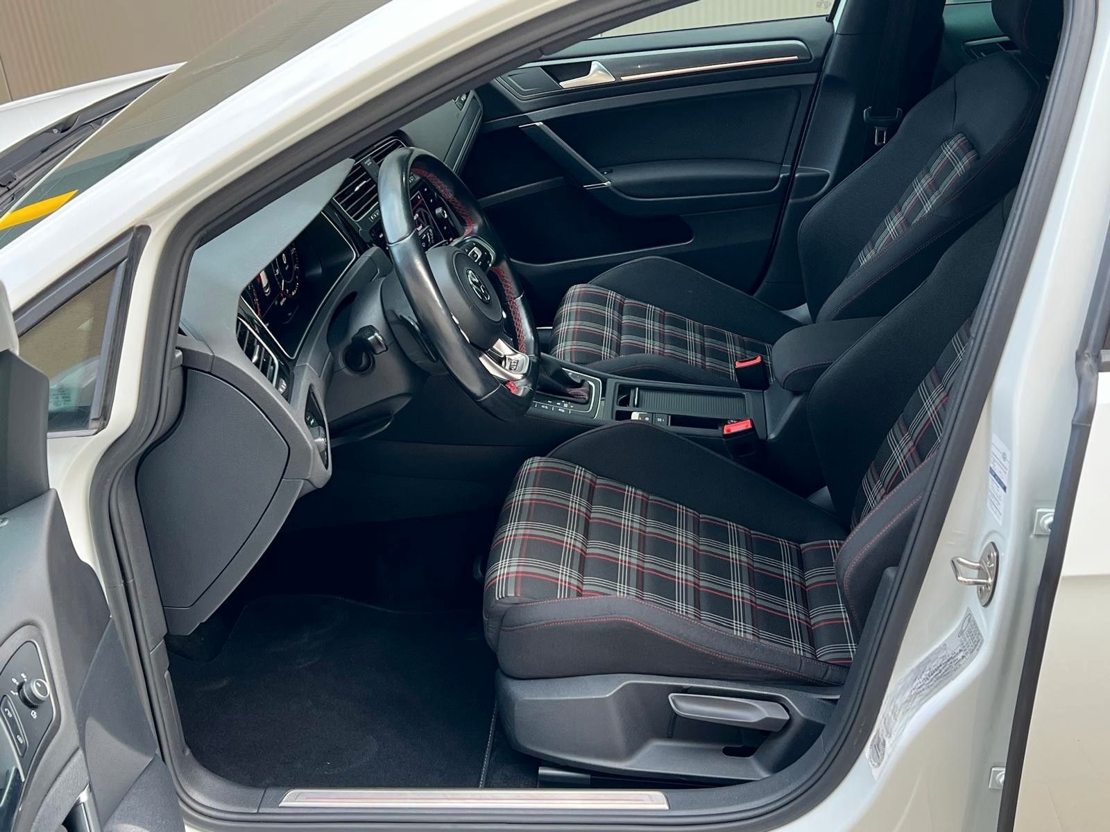 Volkswagen Golf VII Lim. GTI Performance BMT/DSG/Virtual foto 9