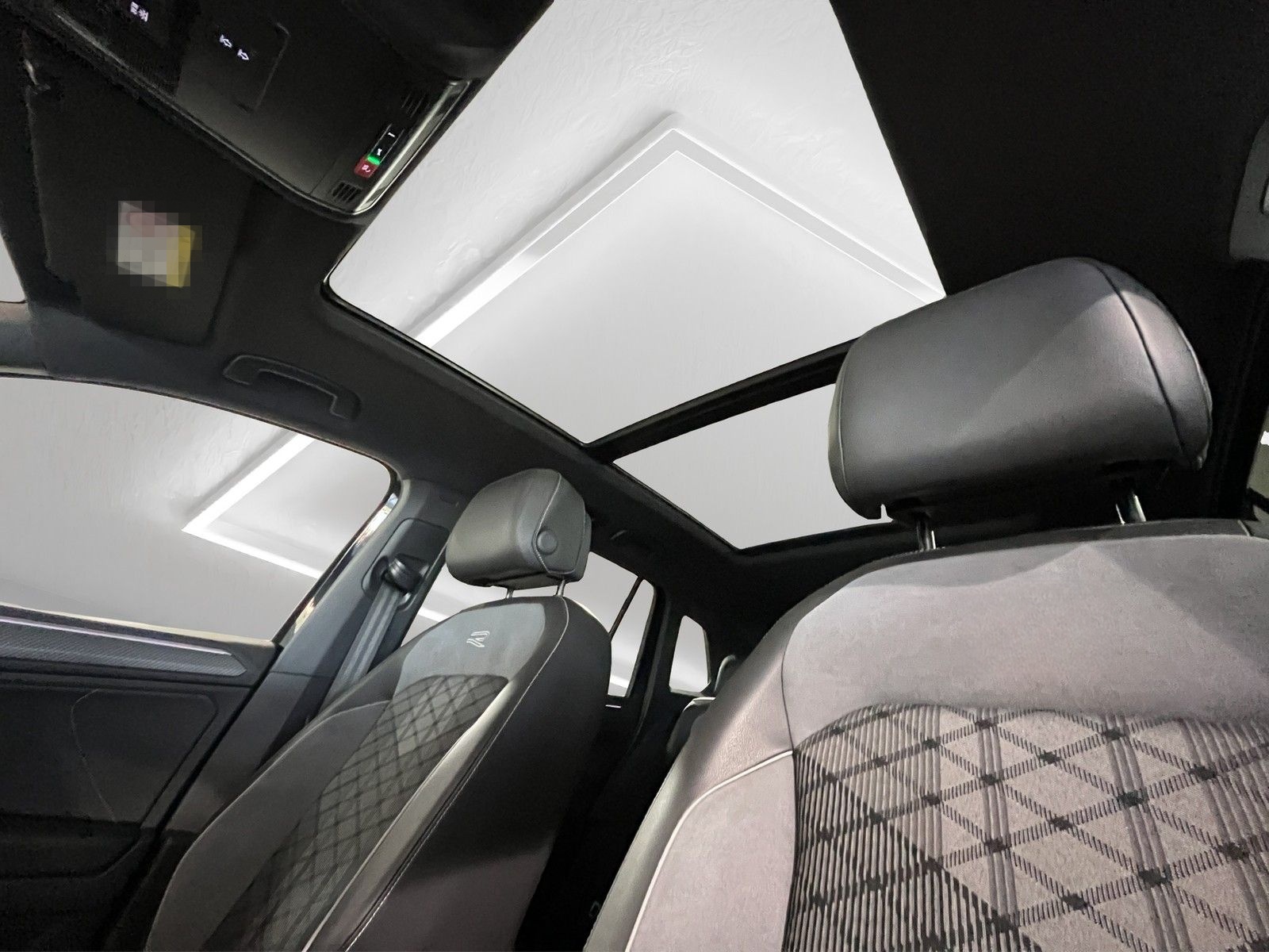 Volkswagen Tiguan R-Line 4Mo. Matrix Pano HUD AHK foto 20