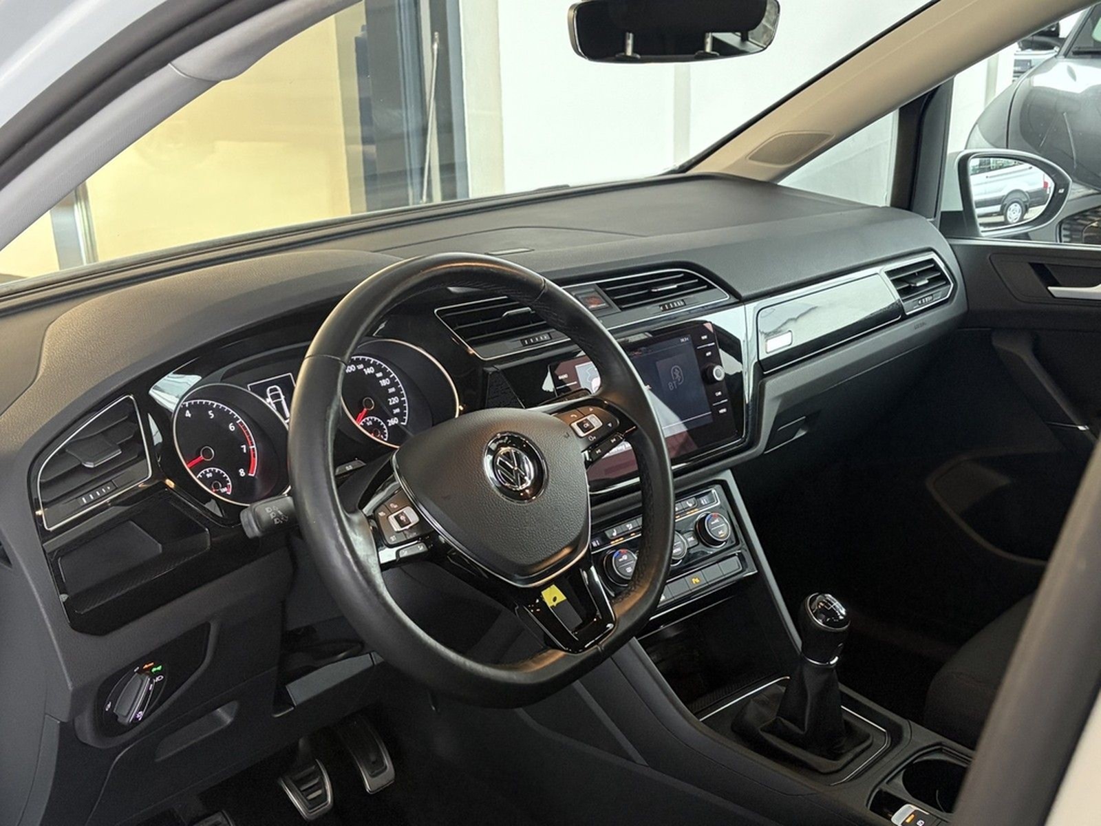 Volkswagen Touran R-Line Sound BMT/Start-Stopp foto 11
