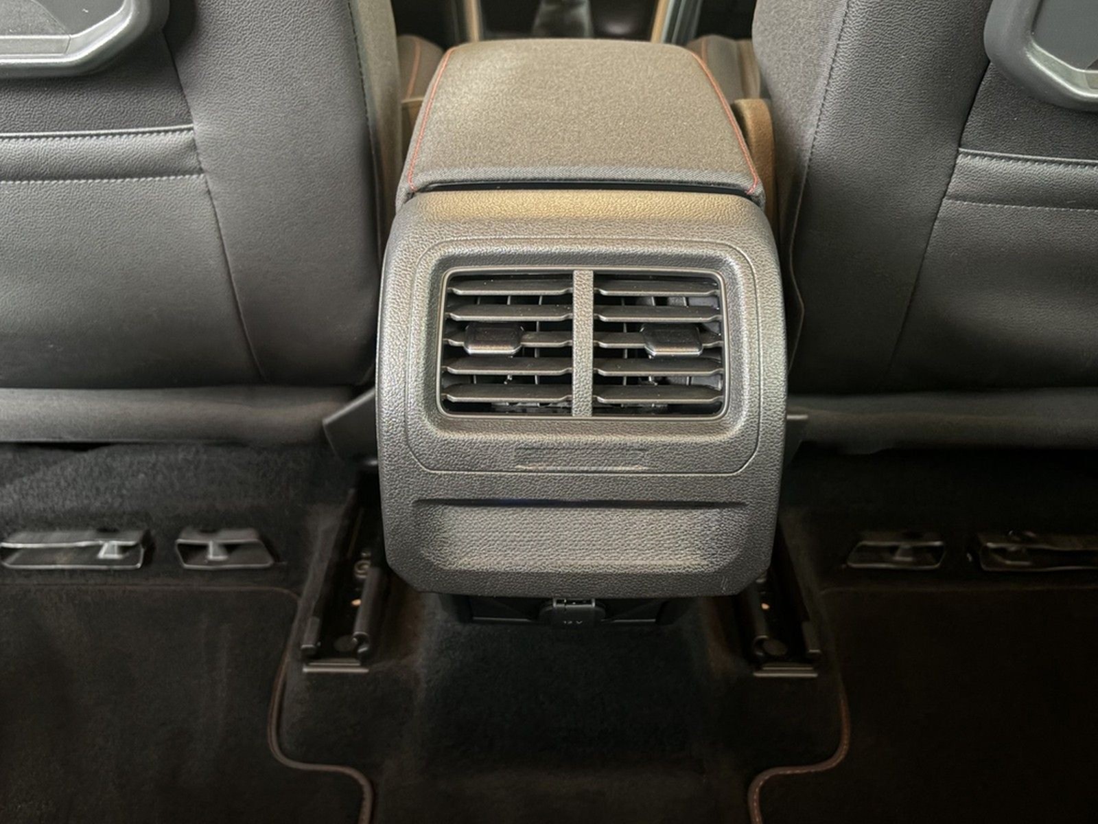 Volkswagen Touran R-Line Sound BMT/Start-Stopp foto 23