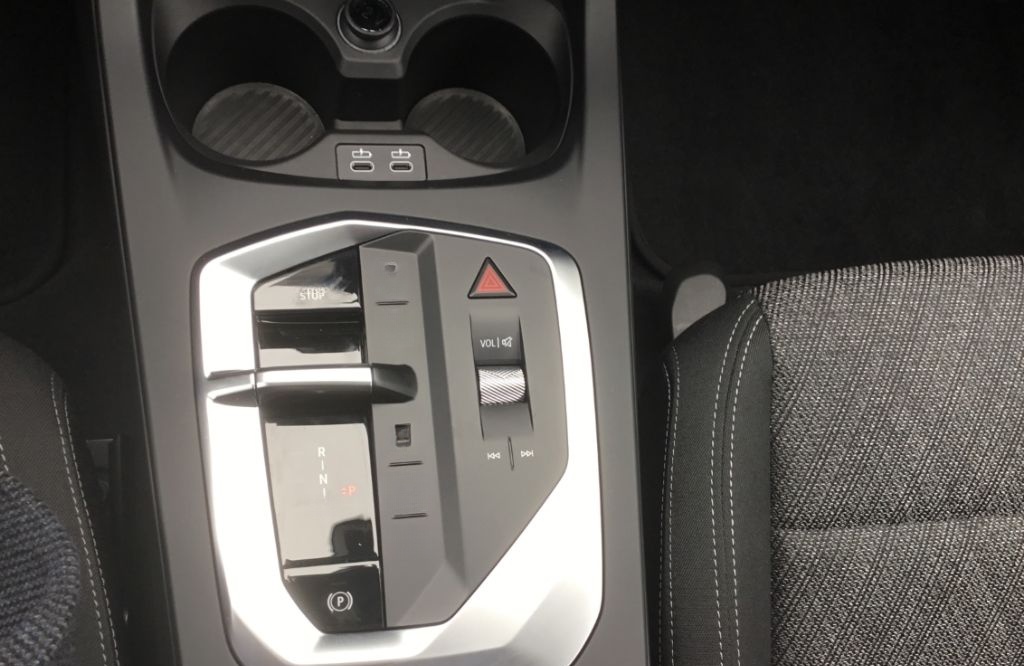 BMW 120 iA Limo Navi  FLA 17'' adLED Kamera Komf-Zug foto 12