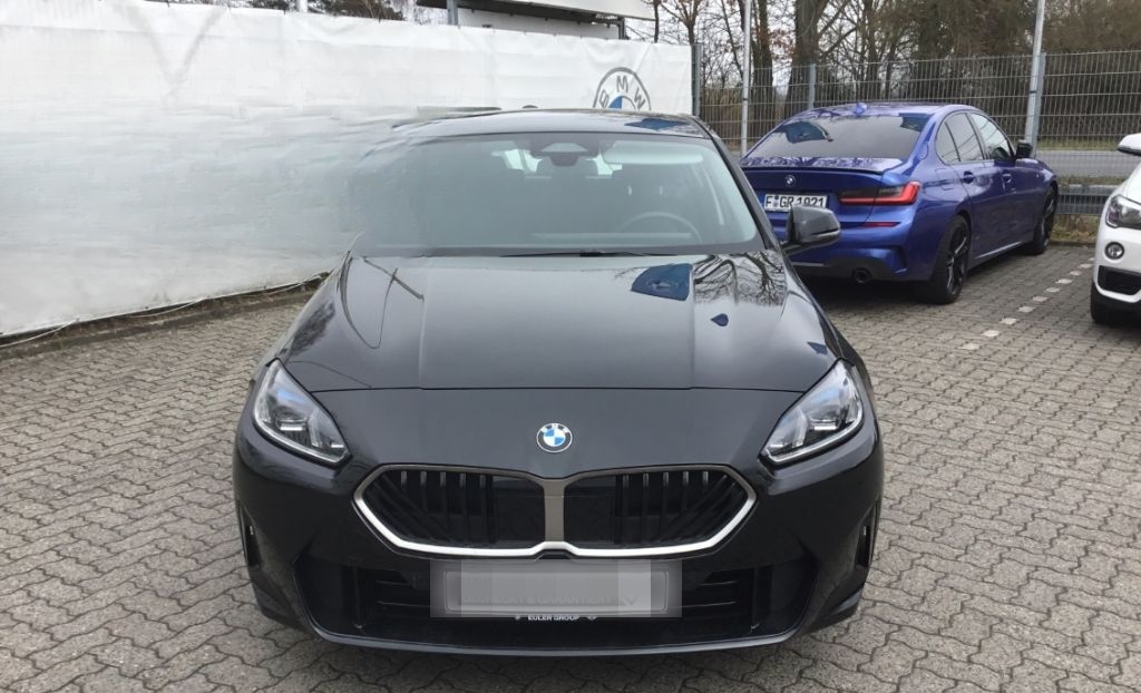 BMW 120 iA Limo Navi  FLA 17'' adLED Kamera Komf-Zug foto 3