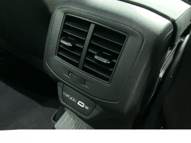 Volkswagen T-Roc 1.5 TSI DSG LED NAV AHK ACC KAMERA R-Line foto 19