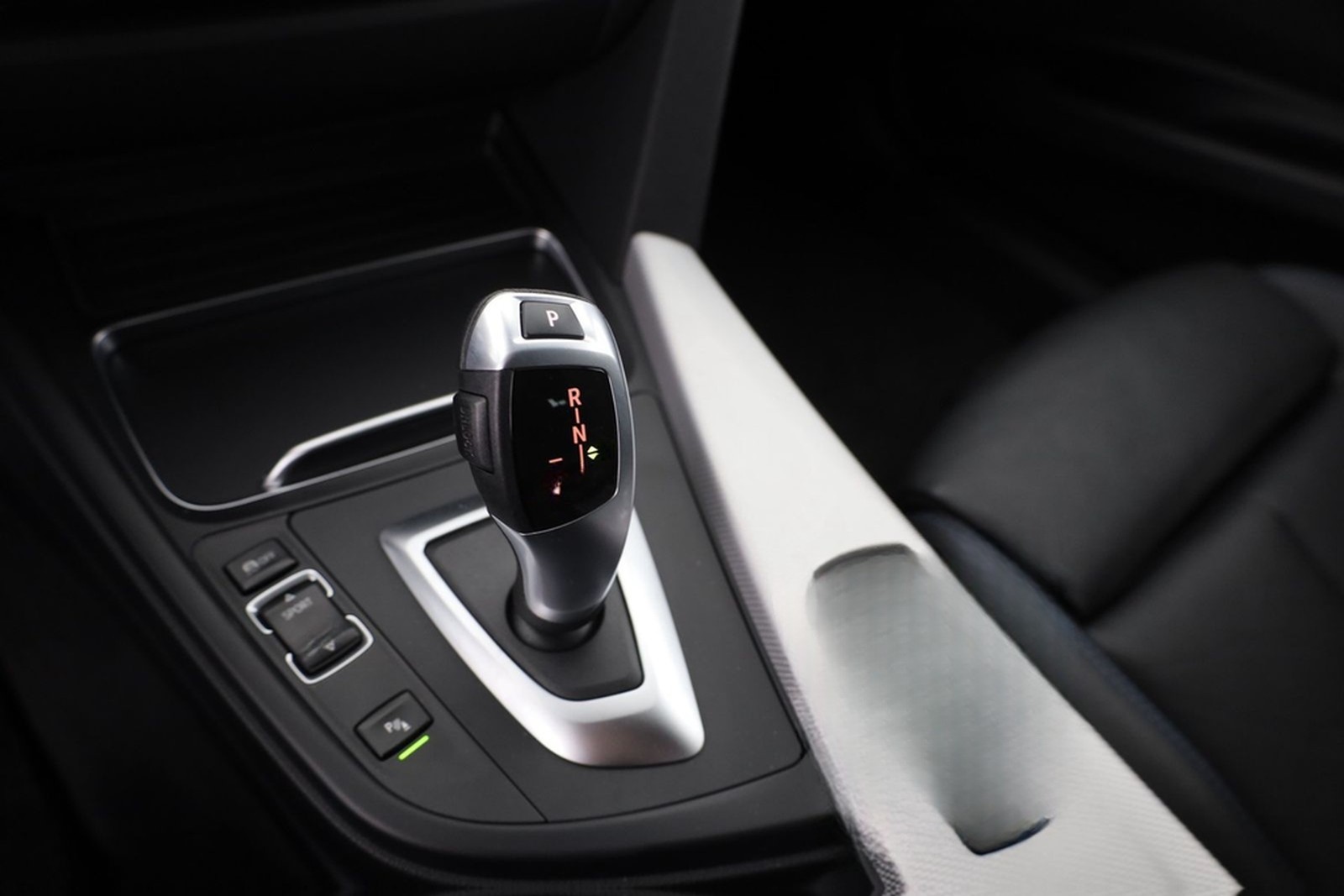 BMW 320i Touring M Sport LED Navi Sitzheizung DAB foto 13