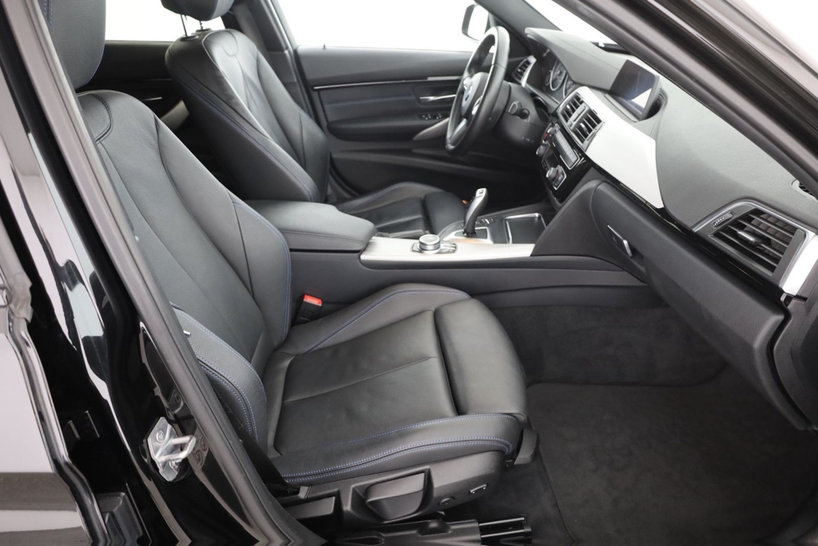 BMW 320i Touring M Sport LED Navi Sitzheizung DAB foto 23