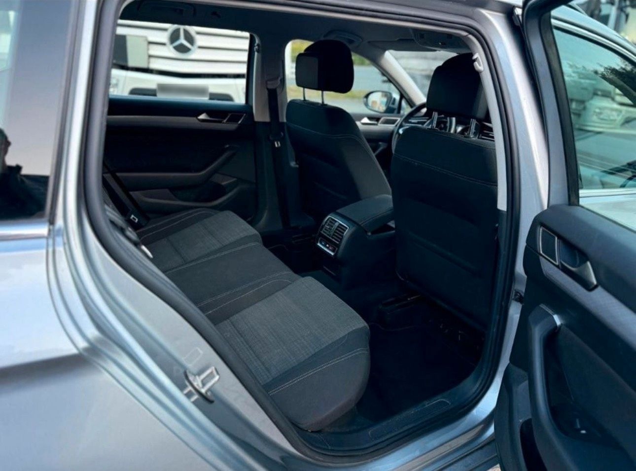 Volkswagen VW Passat BJ 2021 2 Hand TÜV Neu foto 2