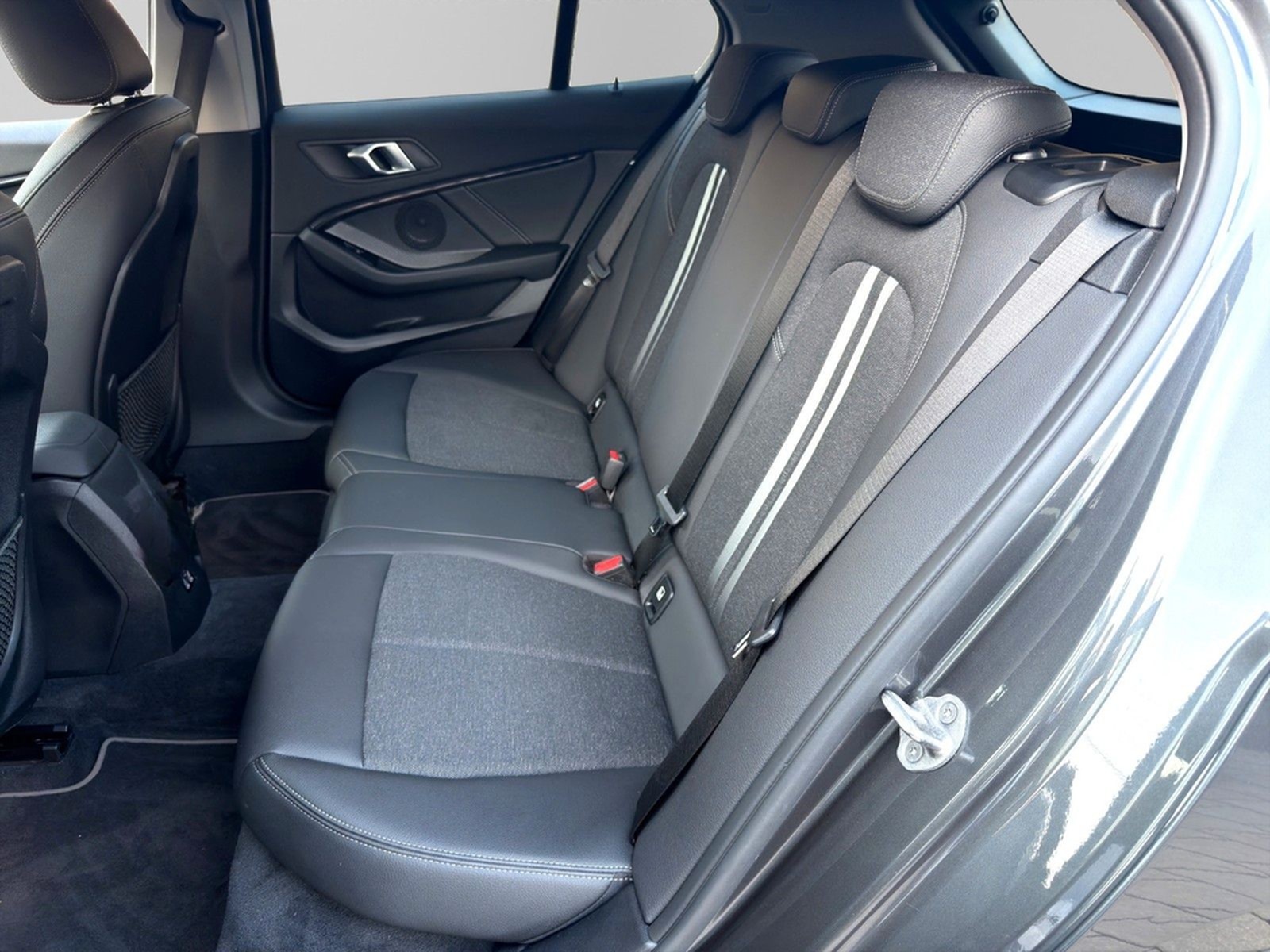 BMW 118 i Sport Line DSG LED SHZ PDC KLIMA foto 22