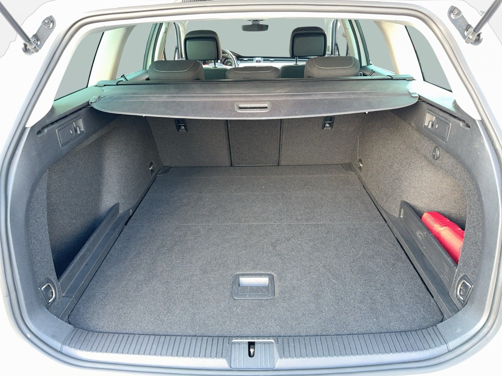 Volkswagen Passat Variant 2.0 TDI DSG Business LED Navigati foto 13