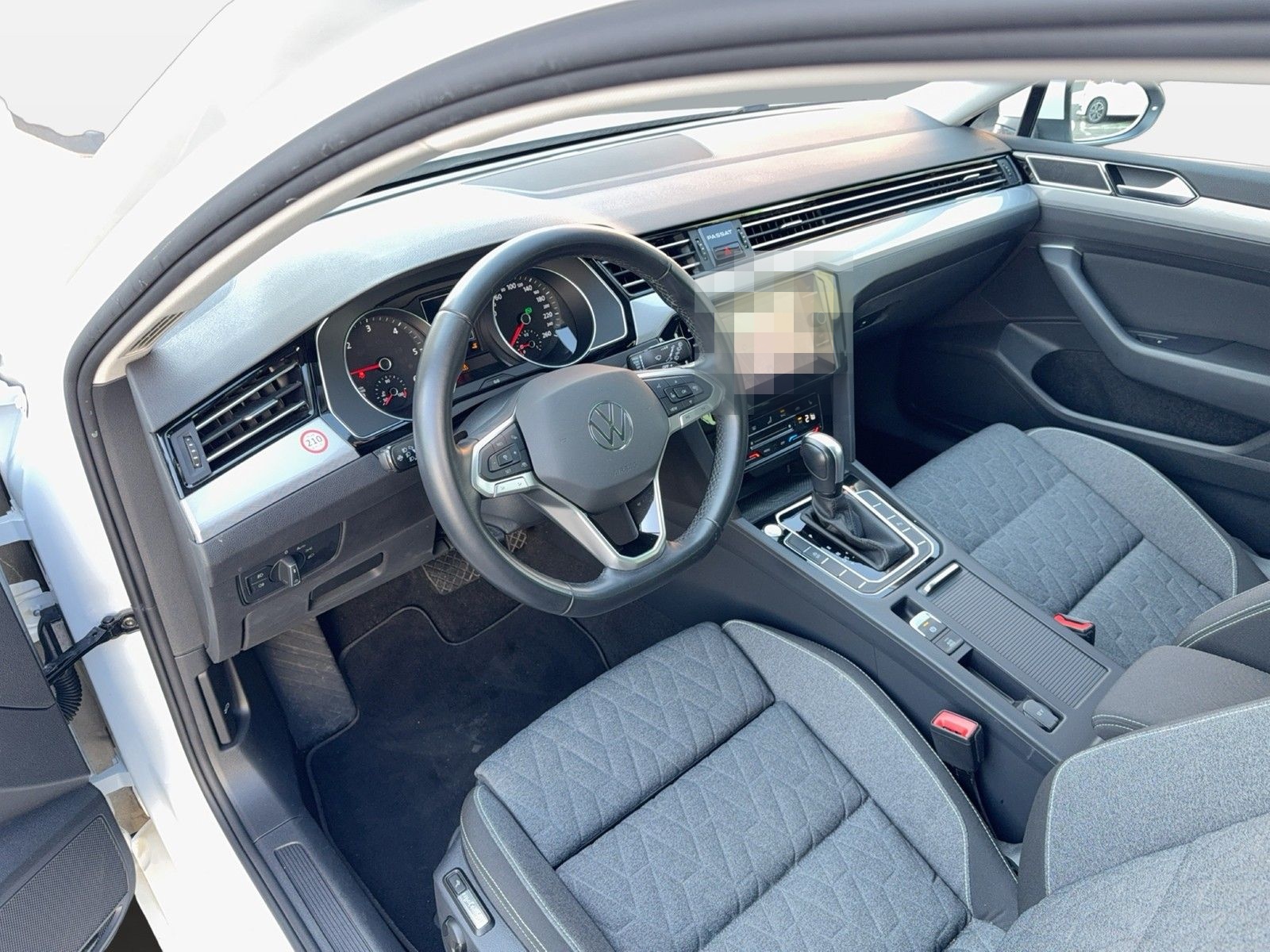 Volkswagen Passat Variant 2.0 TDI DSG Business LED Navigati foto 9