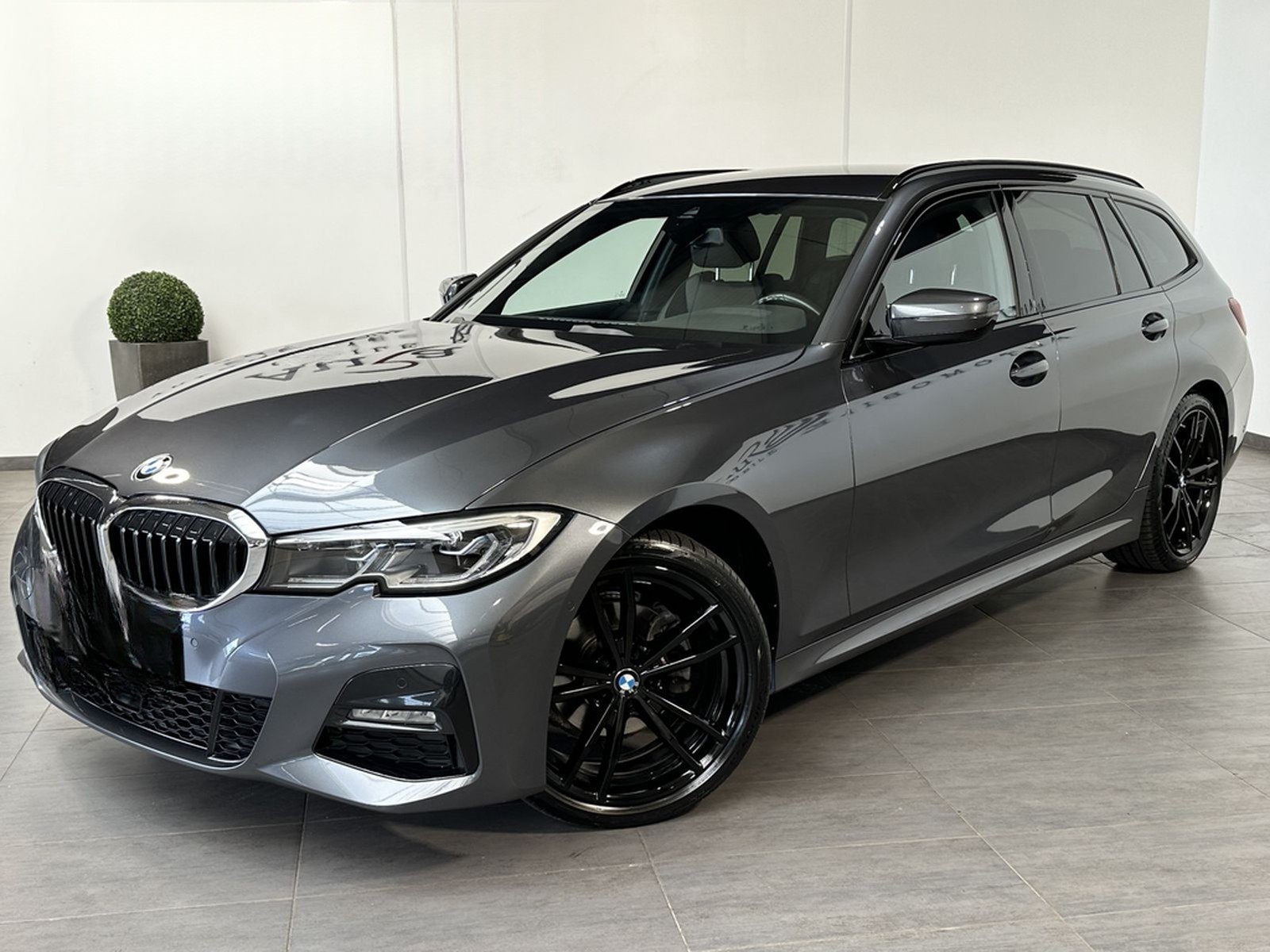 BMW 320d Touring M-Sport NAV+LASER+ACC+19ZO foto 2