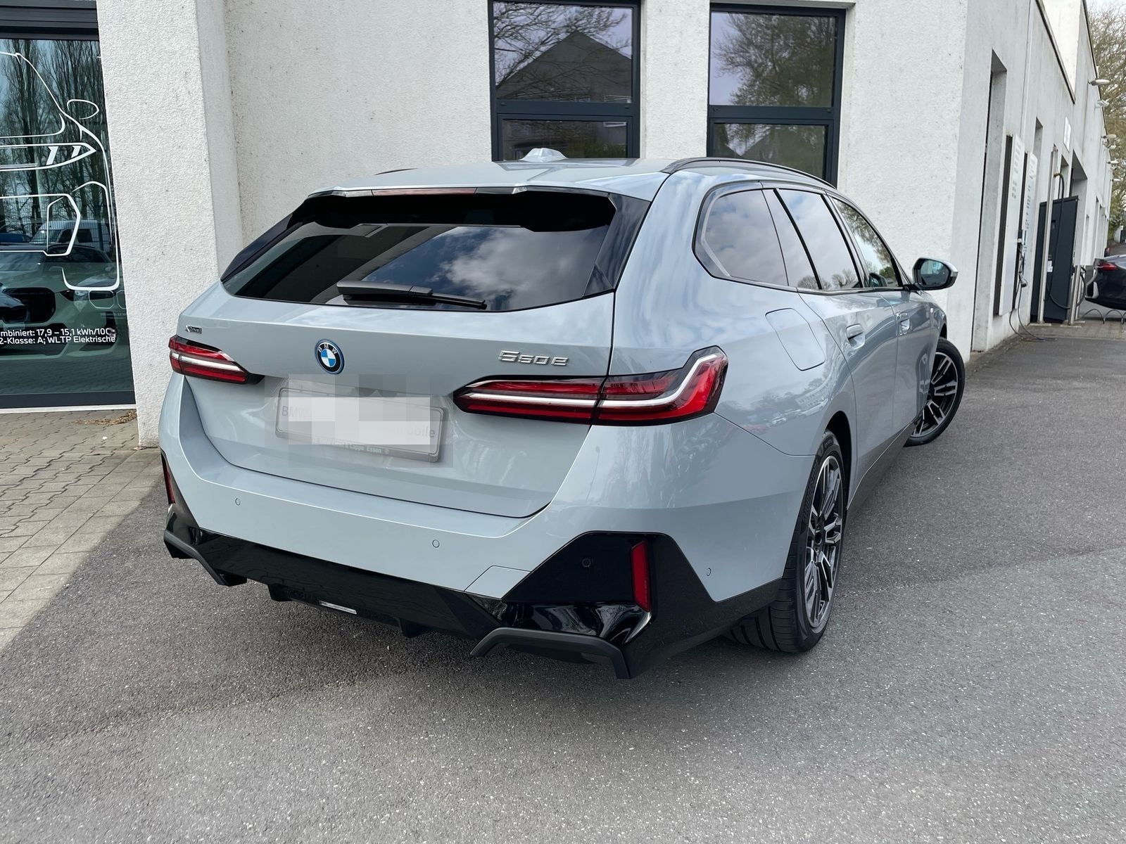 BMW 550e xDrive Tour M Sport || Pano AHK Autobahnass foto 2