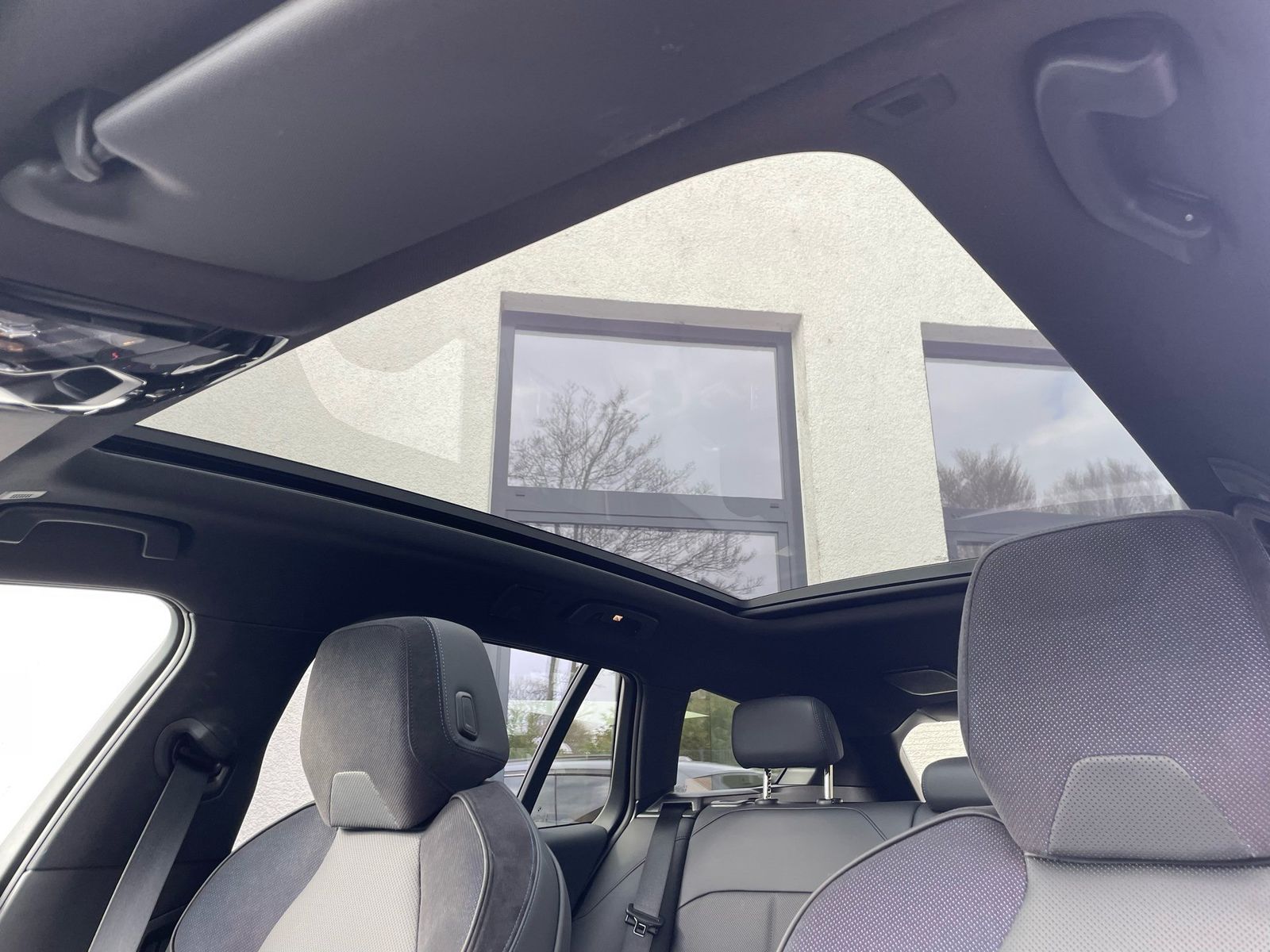 BMW 550e xDrive Tour M Sport || Pano AHK Autobahnass foto 11