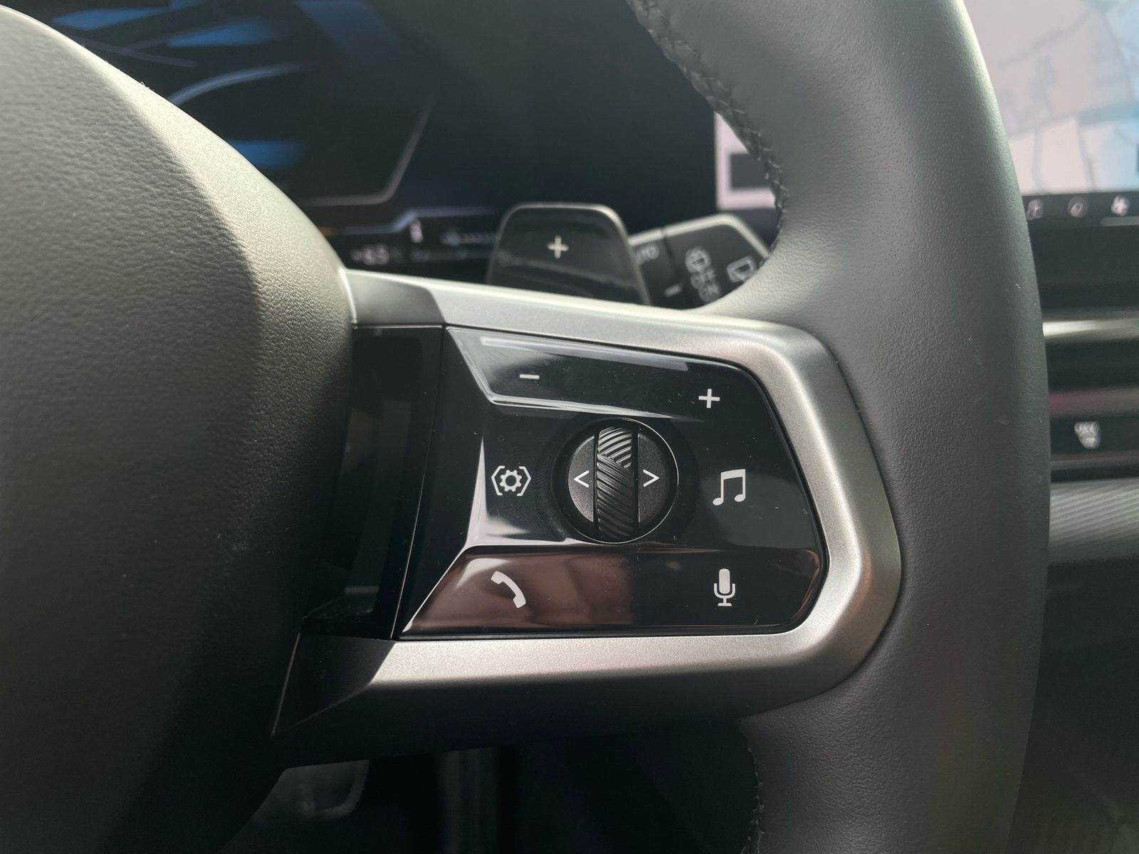BMW 550e xDrive Tour M Sport || Pano AHK Autobahnass foto 14