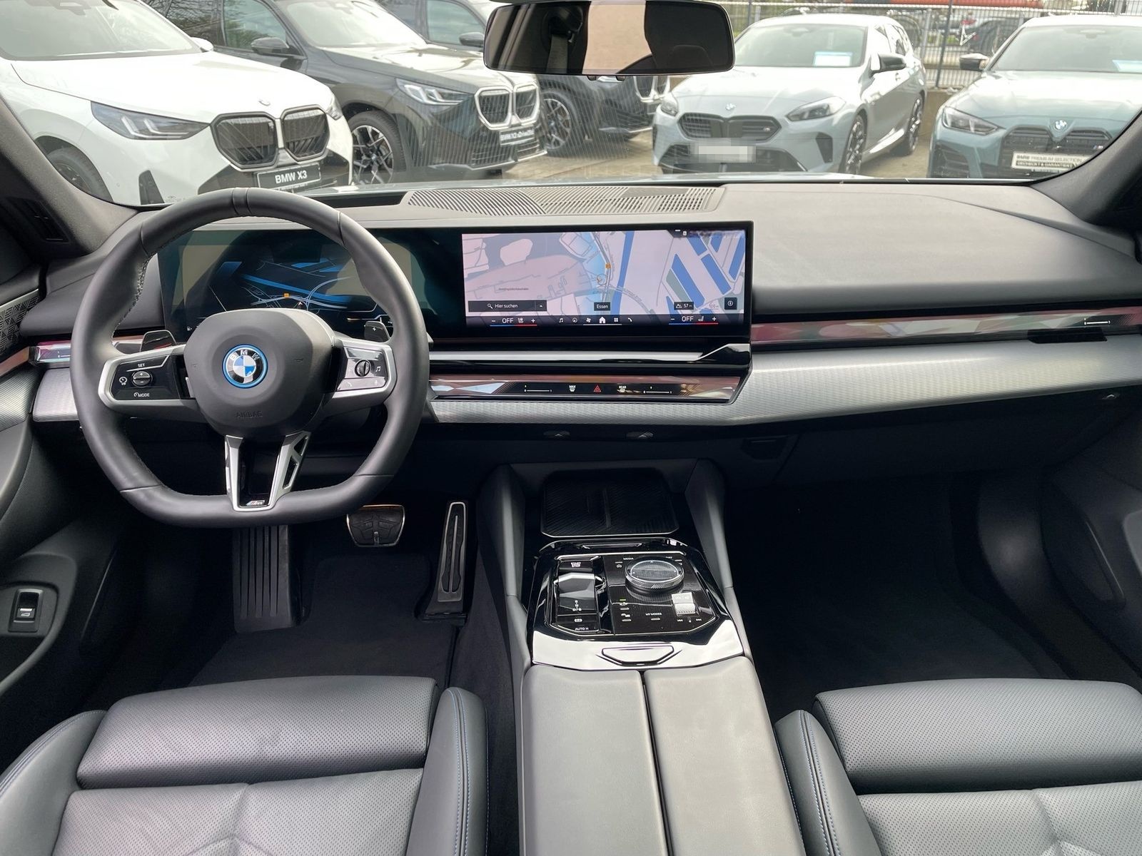 BMW 550e xDrive Tour M Sport || Pano AHK Autobahnass foto 3