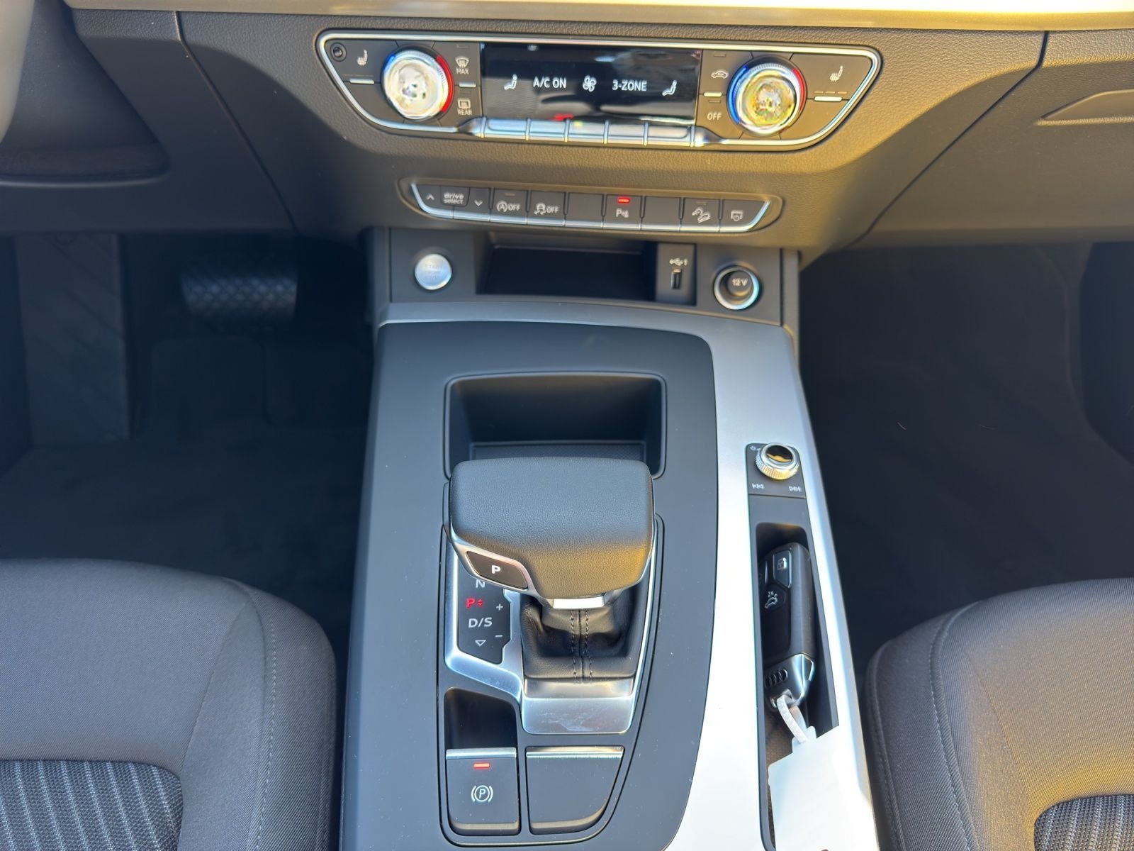 Audi Q5 40 TDI QUATTRO S LINE KAMERA*PANO*AHK*LUFT*VC foto 7