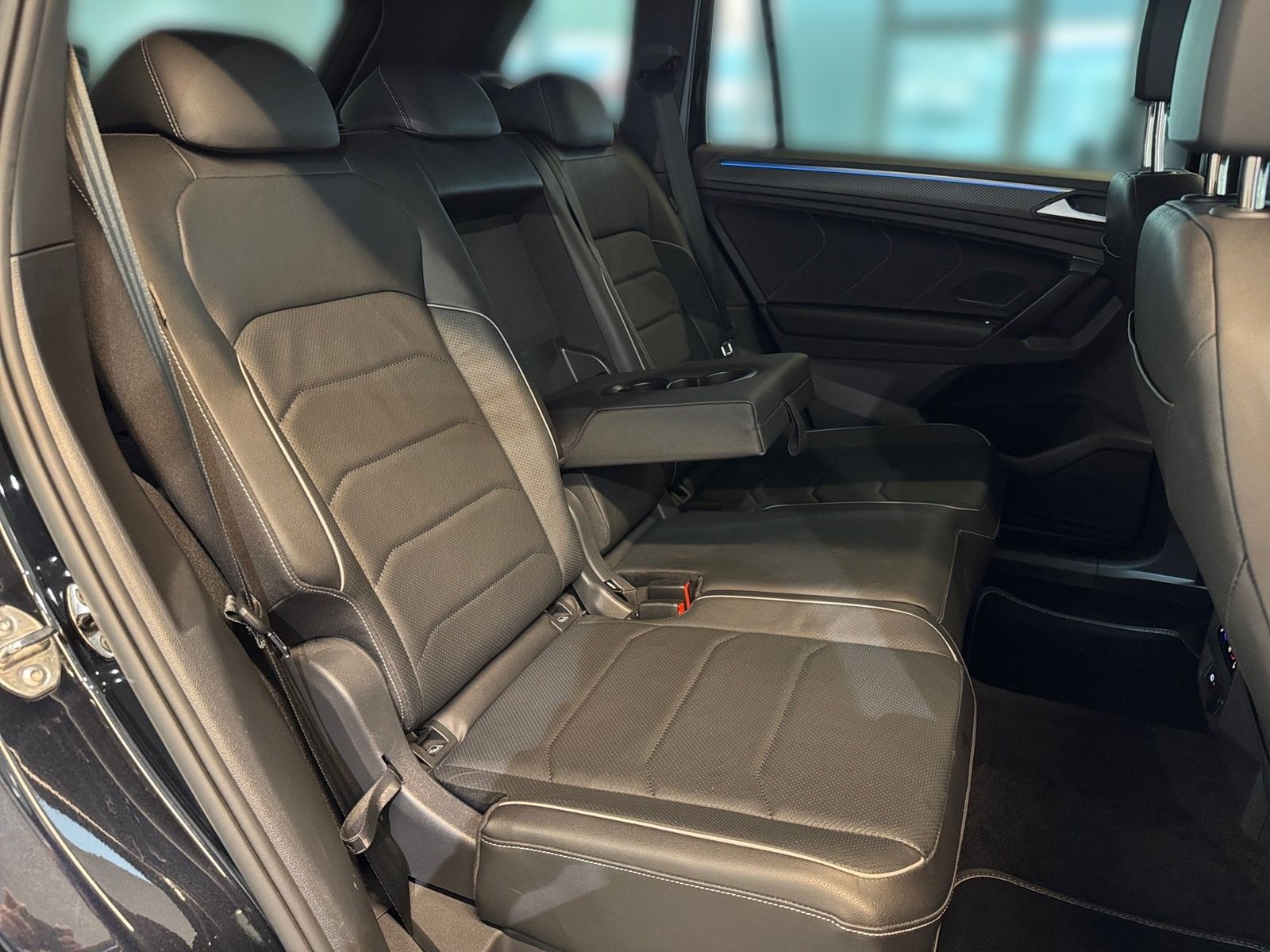 Volkswagen Tiguan Allspace 2.0 TDI R-Line 4M Stand.hz. AHK foto 11