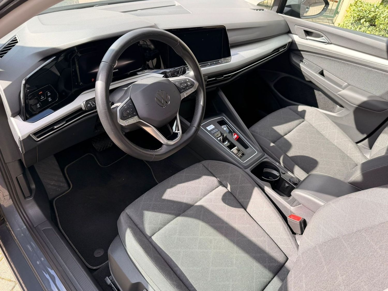 Volkswagen Golf Variant Life ACC / Harman-Kardon / Navi / A foto 16